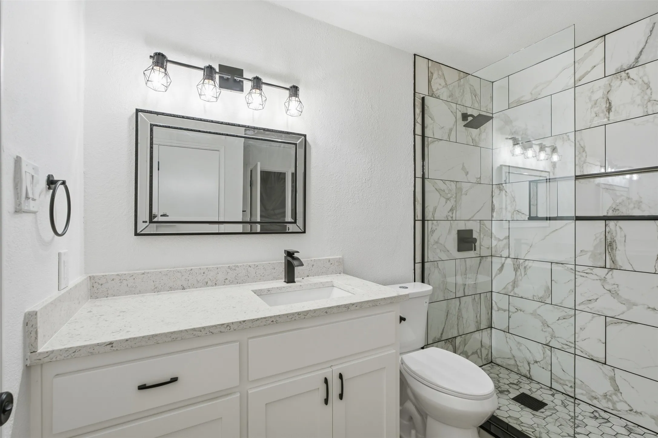 Single Family Residence For Sale in Tarrant County , 5709 Ranchogrande Drive, Arlington, Texas 76017, 3 Bedroom, 1 Bathroom, 1 Garage spaces, 1,214 Sqft, built in 1984, mls#21412274, Real Estate Agent in Arlington, Homes For Sale in Tarrant county, Homes For Sale in Arlington, Realtor in Arlington Texas, Real Estate Brokerage Independent Realty Texas, Luminita Cordes Realtor