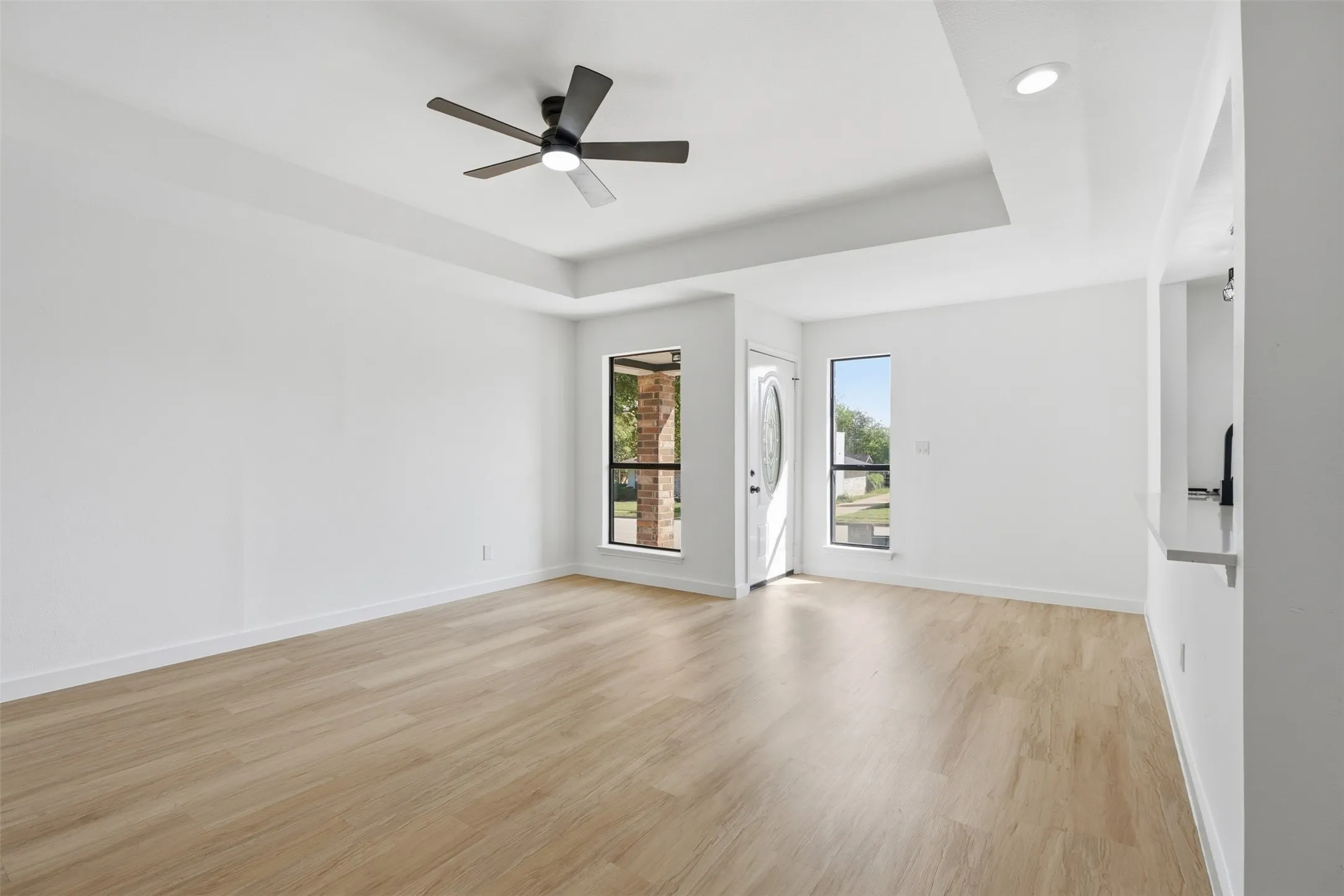 Single Family Residence For Sale in Tarrant County , 5709 Ranchogrande Drive, Arlington, Texas 76017, 3 Bedroom, 1 Bathroom, 1 Garage spaces, 1,214 Sqft, built in 1984, mls#21412274, Real Estate Agent in Arlington, Homes For Sale in Tarrant county, Homes For Sale in Arlington, Realtor in Arlington Texas, Real Estate Brokerage Independent Realty Texas, Luminita Cordes Realtor