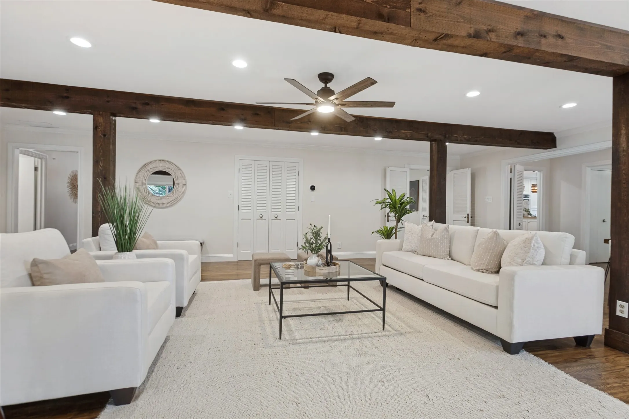 Single Family Residence For Sale in Dallas County , 100 N Gentle Drive, Richardson, Texas 75080, 3 Bedroom, 3 Bathroom, 2 Garage spaces, 3,166 Sqft, built in 1960, mls#21412282, Real Estate Agent in Richardson, Homes For Sale in Dallas county, Homes For Sale in Richardson, Realtor in Richardson Texas, Real Estate Brokerage Independent Realty Texas, Luminita Cordes Realtor