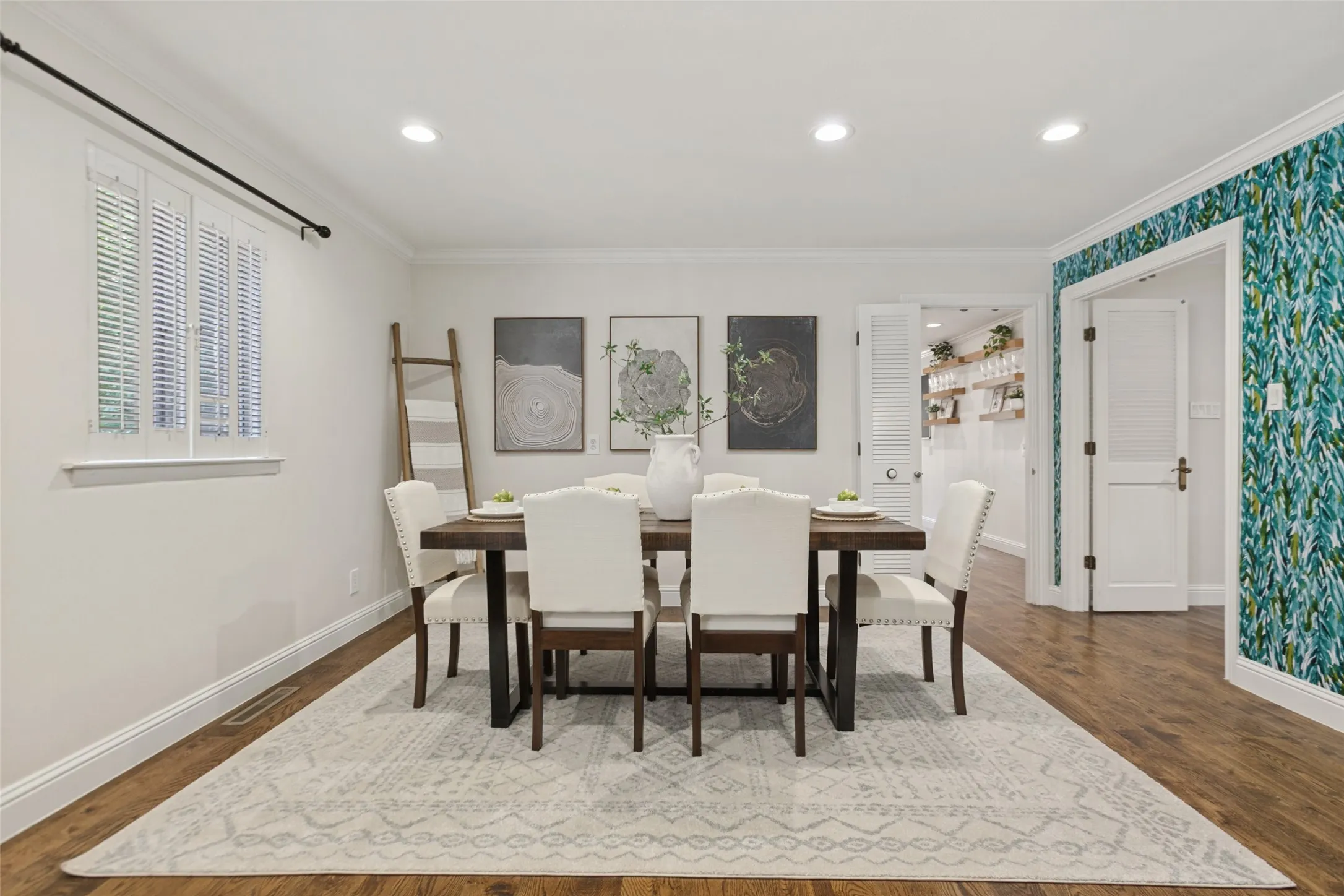Single Family Residence For Sale in Dallas County , 100 N Gentle Drive, Richardson, Texas 75080, 3 Bedroom, 3 Bathroom, 2 Garage spaces, 3,166 Sqft, built in 1960, mls#21412282, Real Estate Agent in Richardson, Homes For Sale in Dallas county, Homes For Sale in Richardson, Realtor in Richardson Texas, Real Estate Brokerage Independent Realty Texas, Luminita Cordes Realtor