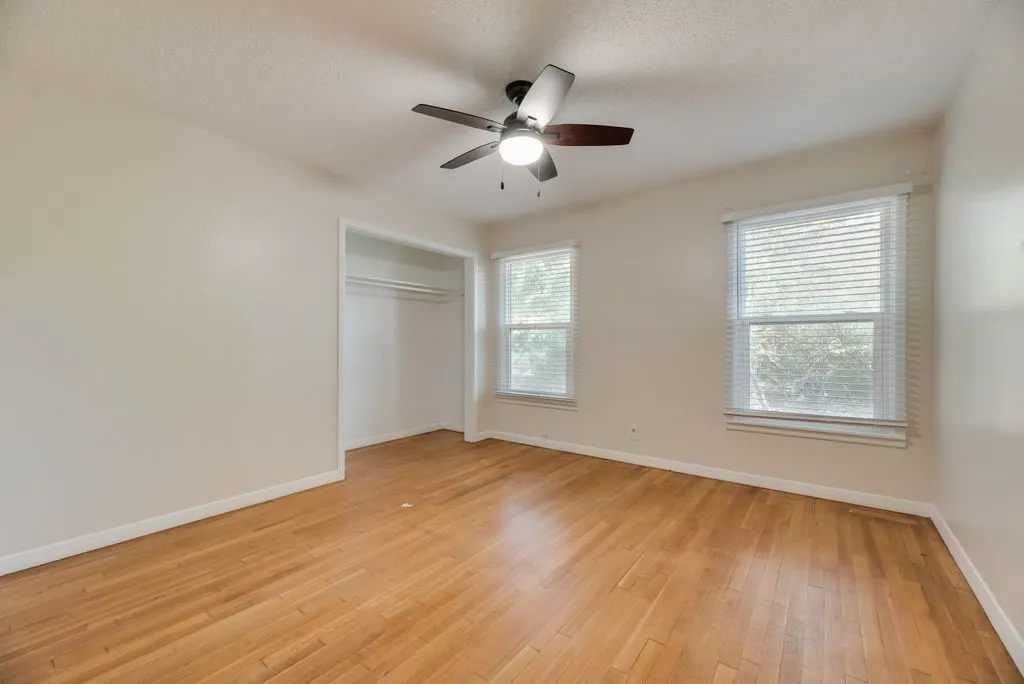 Single Family Residence For Rent in Denton County , 2217 Glenwood, Denton, Texas 76209, 4 Bedroom, 2 Bathroom, Garage spaces, 1,723 Sqft, built in 1955, mls#21412283, Real Estate Agent in Denton, Homes For Rent in Denton county, Homes For Rent in Denton, Realtor in Denton Texas, Real Estate Brokerage Independent Realty Texas, Luminita Cordes Realtor