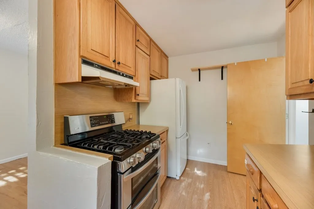 Single Family Residence For Rent in Denton County , 2217 Glenwood, Denton, Texas 76209, 4 Bedroom, 2 Bathroom, Garage spaces, 1,723 Sqft, built in 1955, mls#21412283, Real Estate Agent in Denton, Homes For Rent in Denton county, Homes For Rent in Denton, Realtor in Denton Texas, Real Estate Brokerage Independent Realty Texas, Luminita Cordes Realtor