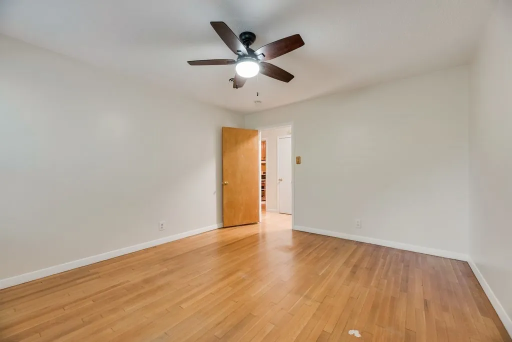Single Family Residence For Rent in Denton County , 2217 Glenwood, Denton, Texas 76209, 4 Bedroom, 2 Bathroom, Garage spaces, 1,723 Sqft, built in 1955, mls#21412283, Real Estate Agent in Denton, Homes For Rent in Denton county, Homes For Rent in Denton, Realtor in Denton Texas, Real Estate Brokerage Independent Realty Texas, Luminita Cordes Realtor