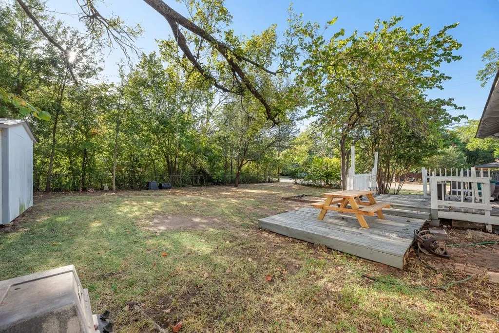 Single Family Residence For Rent in Denton County , 2217 Glenwood, Denton, Texas 76209, 4 Bedroom, 2 Bathroom, Garage spaces, 1,723 Sqft, built in 1955, mls#21412283, Real Estate Agent in Denton, Homes For Rent in Denton county, Homes For Rent in Denton, Realtor in Denton Texas, Real Estate Brokerage Independent Realty Texas, Luminita Cordes Realtor
