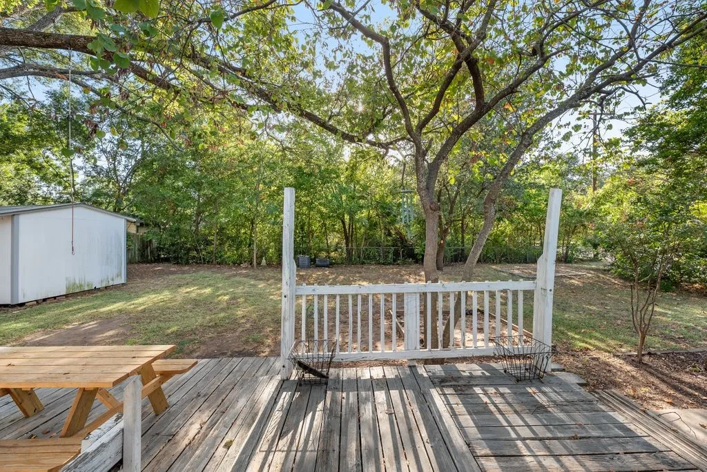Single Family Residence For Rent in Denton County , 2217 Glenwood, Denton, Texas 76209, 4 Bedroom, 2 Bathroom, Garage spaces, 1,723 Sqft, built in 1955, mls#21412283, Real Estate Agent in Denton, Homes For Rent in Denton county, Homes For Rent in Denton, Realtor in Denton Texas, Real Estate Brokerage Independent Realty Texas, Luminita Cordes Realtor
