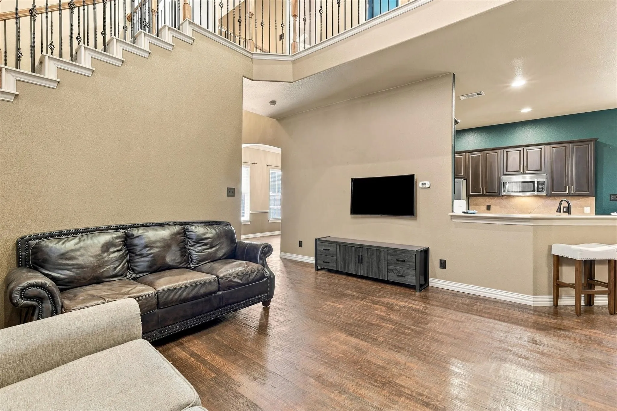 Single Family Residence For Sale in Denton County , 1596 Barksdale Drive, Lewisville, Texas 75077, 4 Bedroom, 3 Bathroom, 2 Garage spaces, 2,698 Sqft, built in 2008, mls#21409667, Real Estate Agent in Lewisville, Homes For Sale in Denton county, Homes For Sale in Lewisville, Realtor in Lewisville Texas, Real Estate Brokerage Independent Realty Texas, Luminita Cordes Realtor