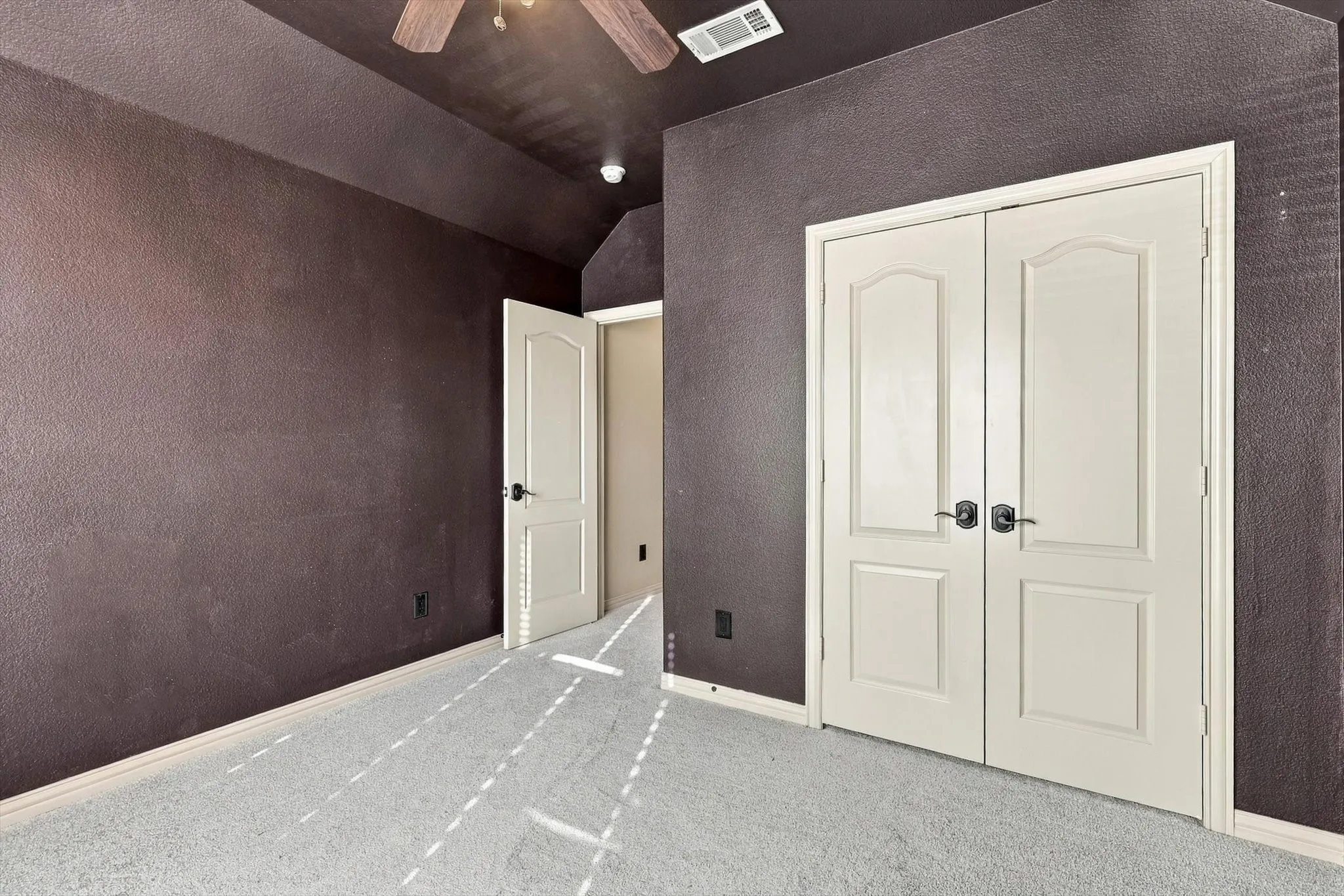 Single Family Residence For Sale in Denton County , 1596 Barksdale Drive, Lewisville, Texas 75077, 4 Bedroom, 3 Bathroom, 2 Garage spaces, 2,698 Sqft, built in 2008, mls#21409667, Real Estate Agent in Lewisville, Homes For Sale in Denton county, Homes For Sale in Lewisville, Realtor in Lewisville Texas, Real Estate Brokerage Independent Realty Texas, Luminita Cordes Realtor