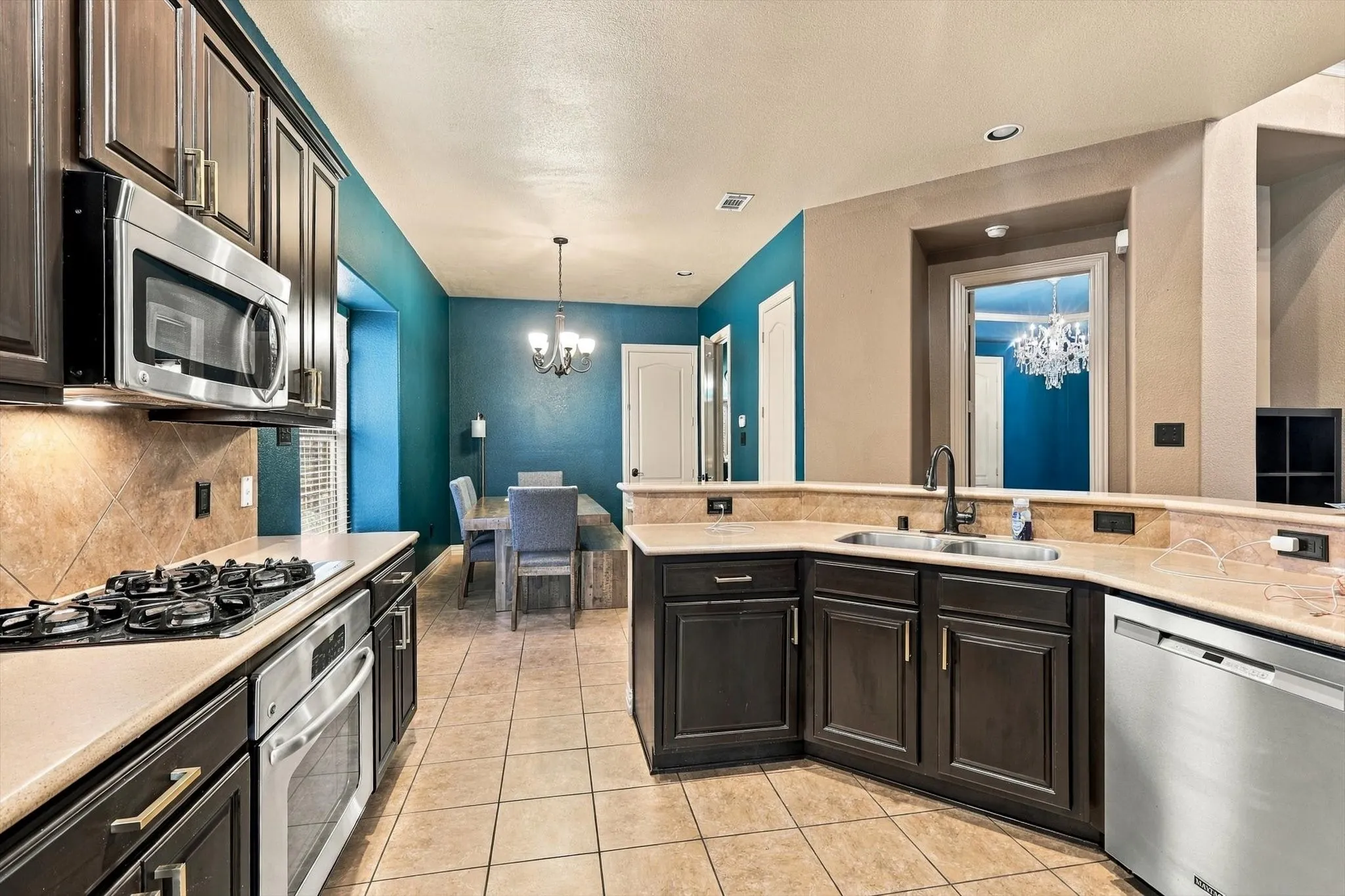 Single Family Residence For Sale in Denton County , 1596 Barksdale Drive, Lewisville, Texas 75077, 4 Bedroom, 3 Bathroom, 2 Garage spaces, 2,698 Sqft, built in 2008, mls#21409667, Real Estate Agent in Lewisville, Homes For Sale in Denton county, Homes For Sale in Lewisville, Realtor in Lewisville Texas, Real Estate Brokerage Independent Realty Texas, Luminita Cordes Realtor