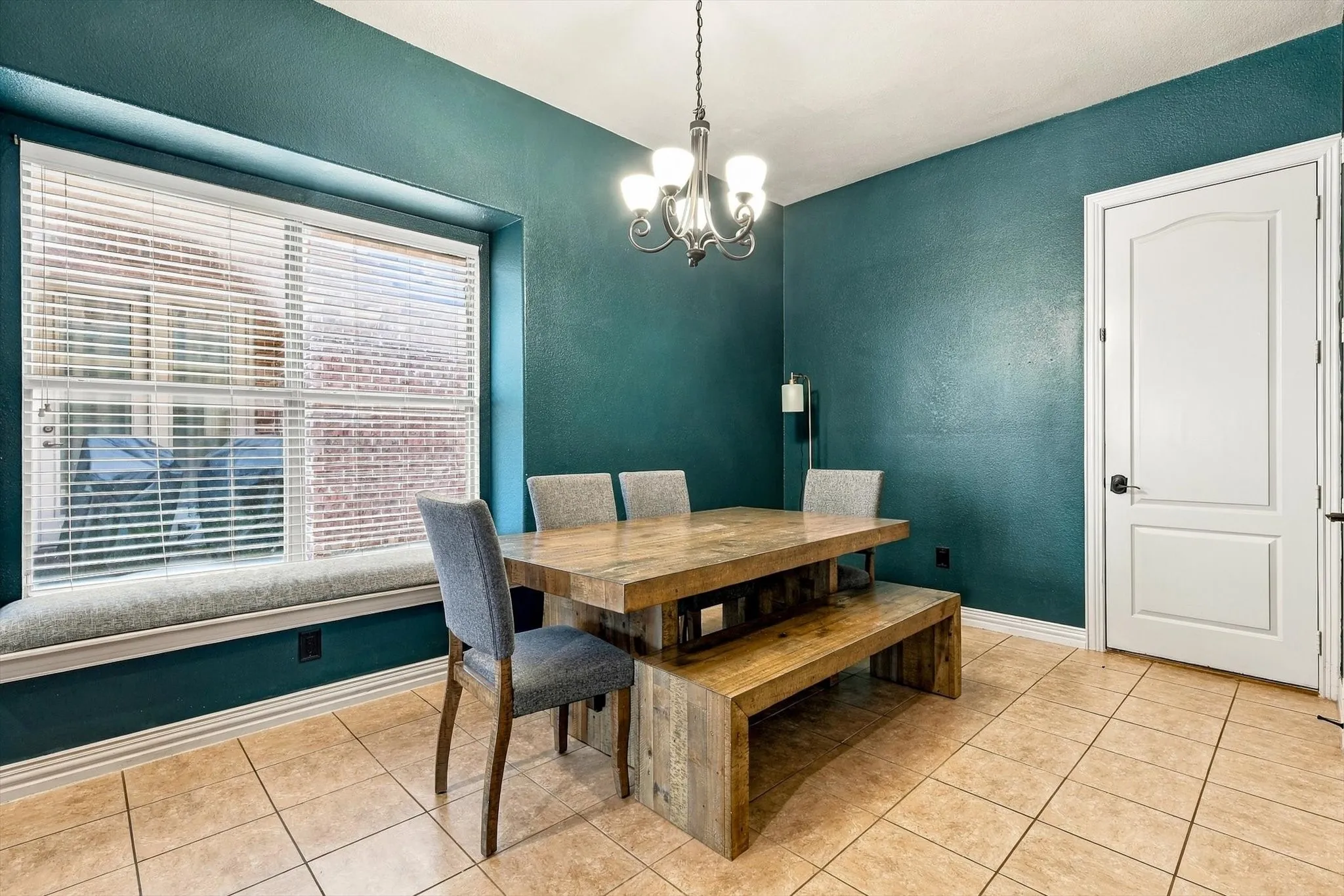 Single Family Residence For Sale in Denton County , 1596 Barksdale Drive, Lewisville, Texas 75077, 4 Bedroom, 3 Bathroom, 2 Garage spaces, 2,698 Sqft, built in 2008, mls#21409667, Real Estate Agent in Lewisville, Homes For Sale in Denton county, Homes For Sale in Lewisville, Realtor in Lewisville Texas, Real Estate Brokerage Independent Realty Texas, Luminita Cordes Realtor