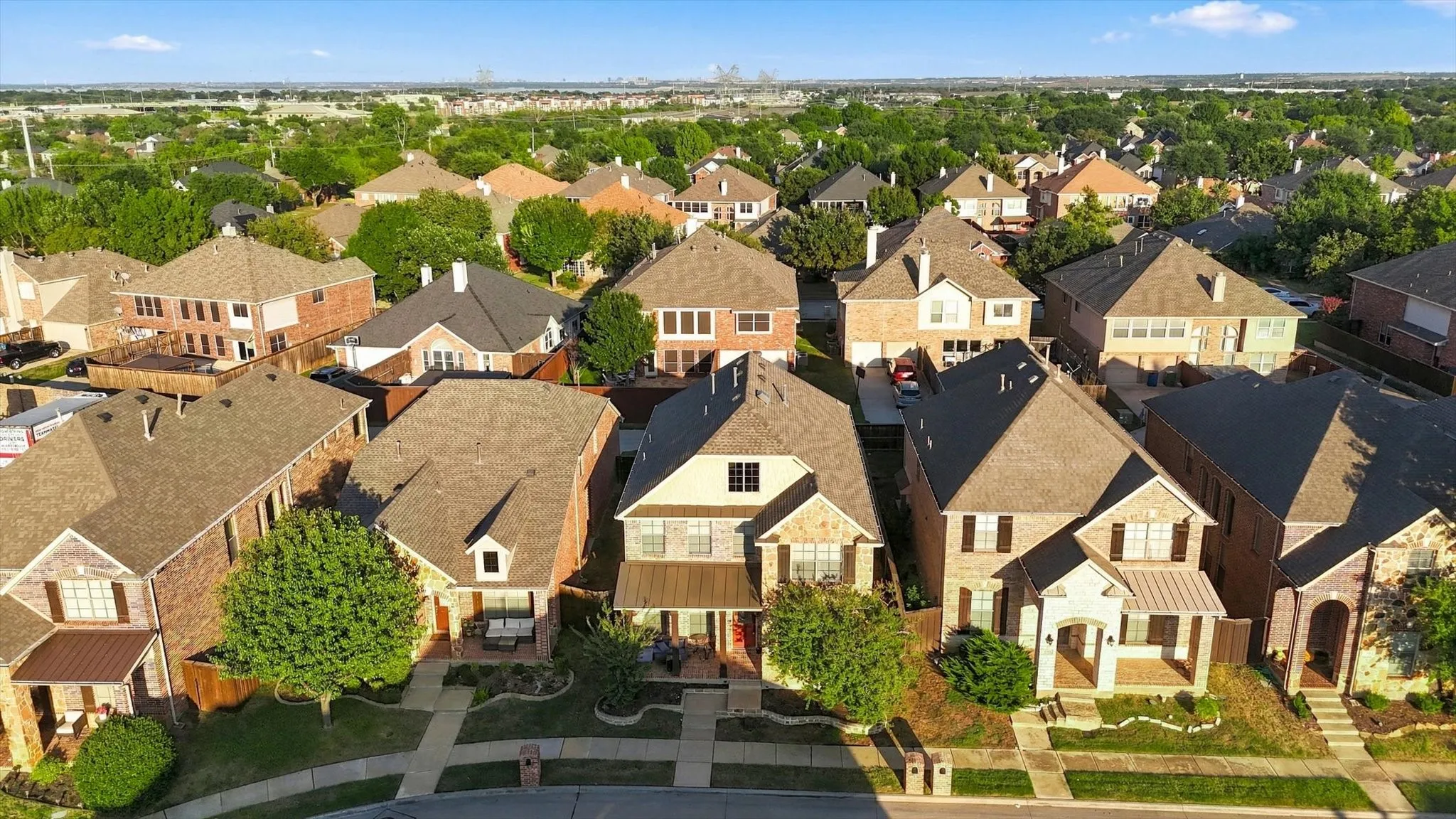 Single Family Residence For Sale in Denton County , 1596 Barksdale Drive, Lewisville, Texas 75077, 4 Bedroom, 3 Bathroom, 2 Garage spaces, 2,698 Sqft, built in 2008, mls#21409667, Real Estate Agent in Lewisville, Homes For Sale in Denton county, Homes For Sale in Lewisville, Realtor in Lewisville Texas, Real Estate Brokerage Independent Realty Texas, Luminita Cordes Realtor