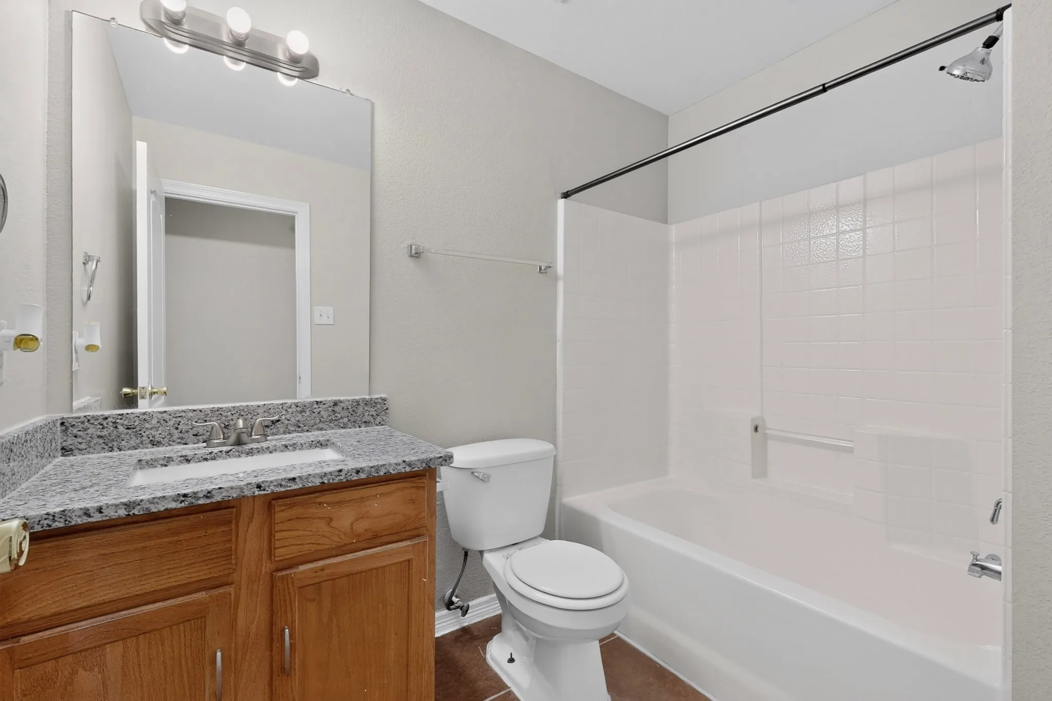 Single Family Residence For Sale in Dallas County , 6809 Hot Springs Court, Dallas, Texas 75241, 3 Bedroom, 2 Bathroom, 2 Garage spaces, 1,519 Sqft, built in 2005, mls#21412295, Real Estate Agent in Dallas, Homes For Sale in Dallas county, Homes For Sale in Dallas, Realtor in Dallas Texas, Real Estate Brokerage Independent Realty Texas, Luminita Cordes Realtor