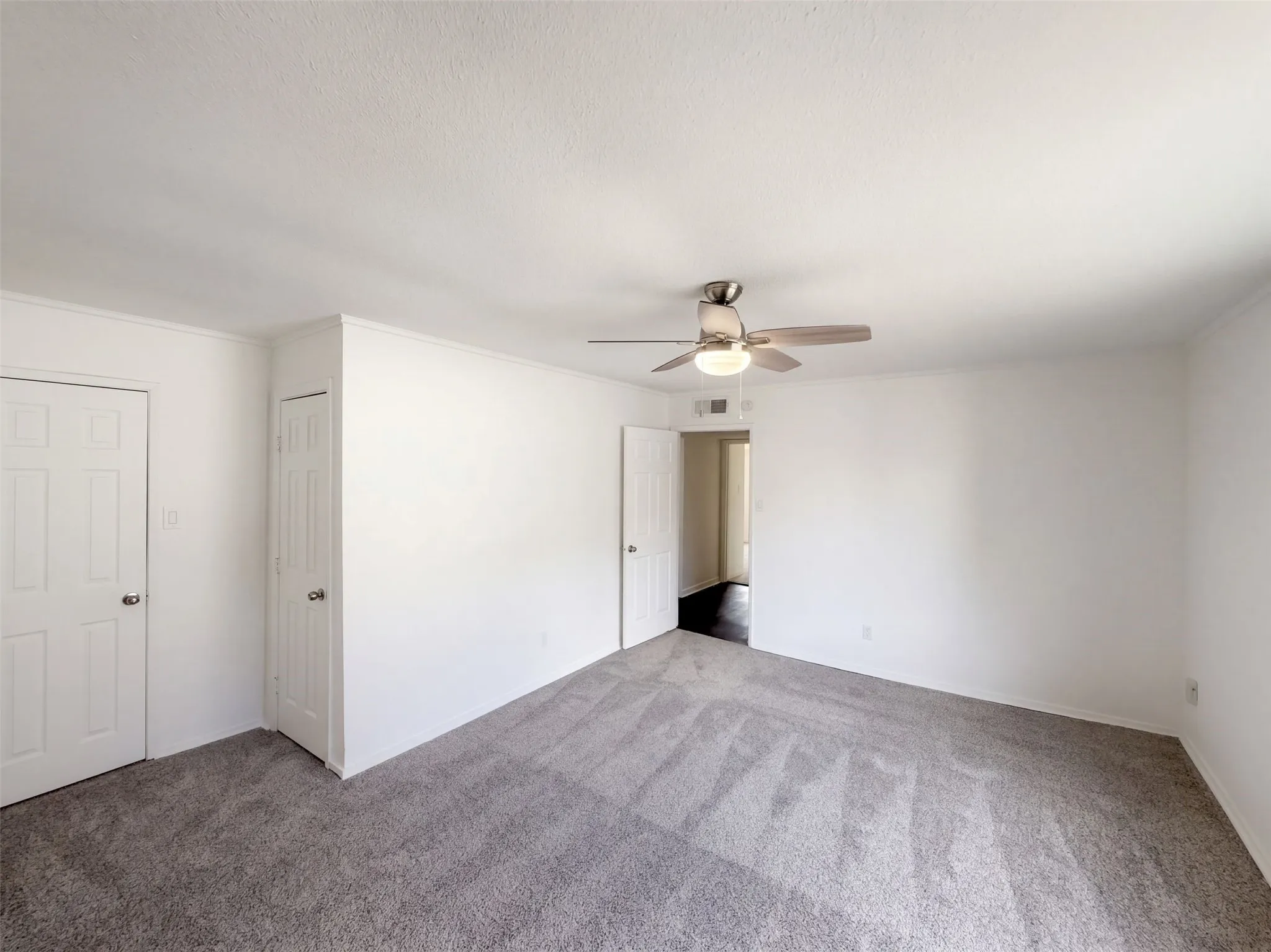 Single Family Residence For Sale in Denton County , 5005 Strickland Avenue, The Colony, Texas 75056, 3 Bedroom, 2 Bathroom, 2 Garage spaces, 1,684 Sqft, built in 1975, mls#21412298, Real Estate Agent in The Colony, Homes For Sale in Denton county, Homes For Sale in The Colony, Realtor in The Colony Texas, Real Estate Brokerage Independent Realty Texas, Luminita Cordes Realtor