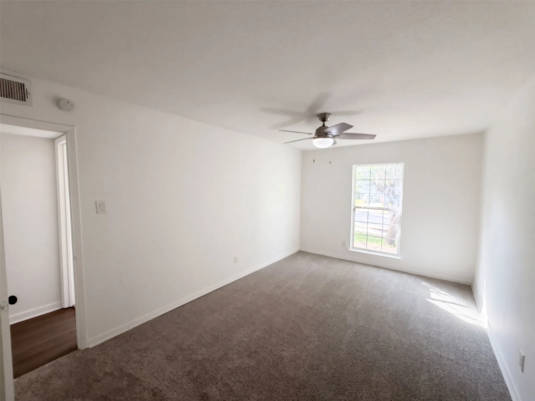 Single Family Residence For Sale in Denton County , 5005 Strickland Avenue, The Colony, Texas 75056, 3 Bedroom, 2 Bathroom, 2 Garage spaces, 1,684 Sqft, built in 1975, mls#21412298, Real Estate Agent in The Colony, Homes For Sale in Denton county, Homes For Sale in The Colony, Realtor in The Colony Texas, Real Estate Brokerage Independent Realty Texas, Luminita Cordes Realtor