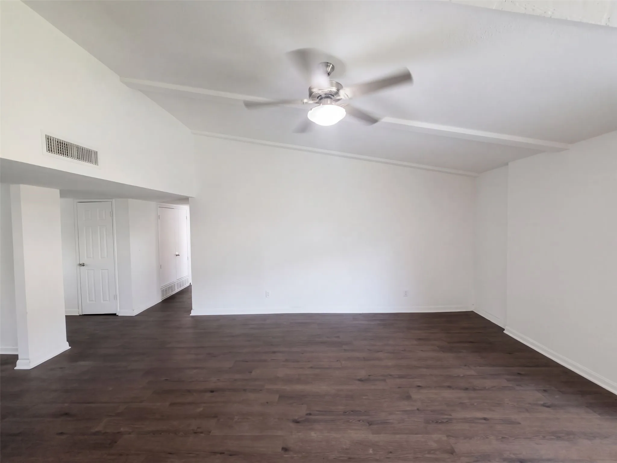 Single Family Residence For Sale in Denton County , 5005 Strickland Avenue, The Colony, Texas 75056, 3 Bedroom, 2 Bathroom, 2 Garage spaces, 1,684 Sqft, built in 1975, mls#21412298, Real Estate Agent in The Colony, Homes For Sale in Denton county, Homes For Sale in The Colony, Realtor in The Colony Texas, Real Estate Brokerage Independent Realty Texas, Luminita Cordes Realtor