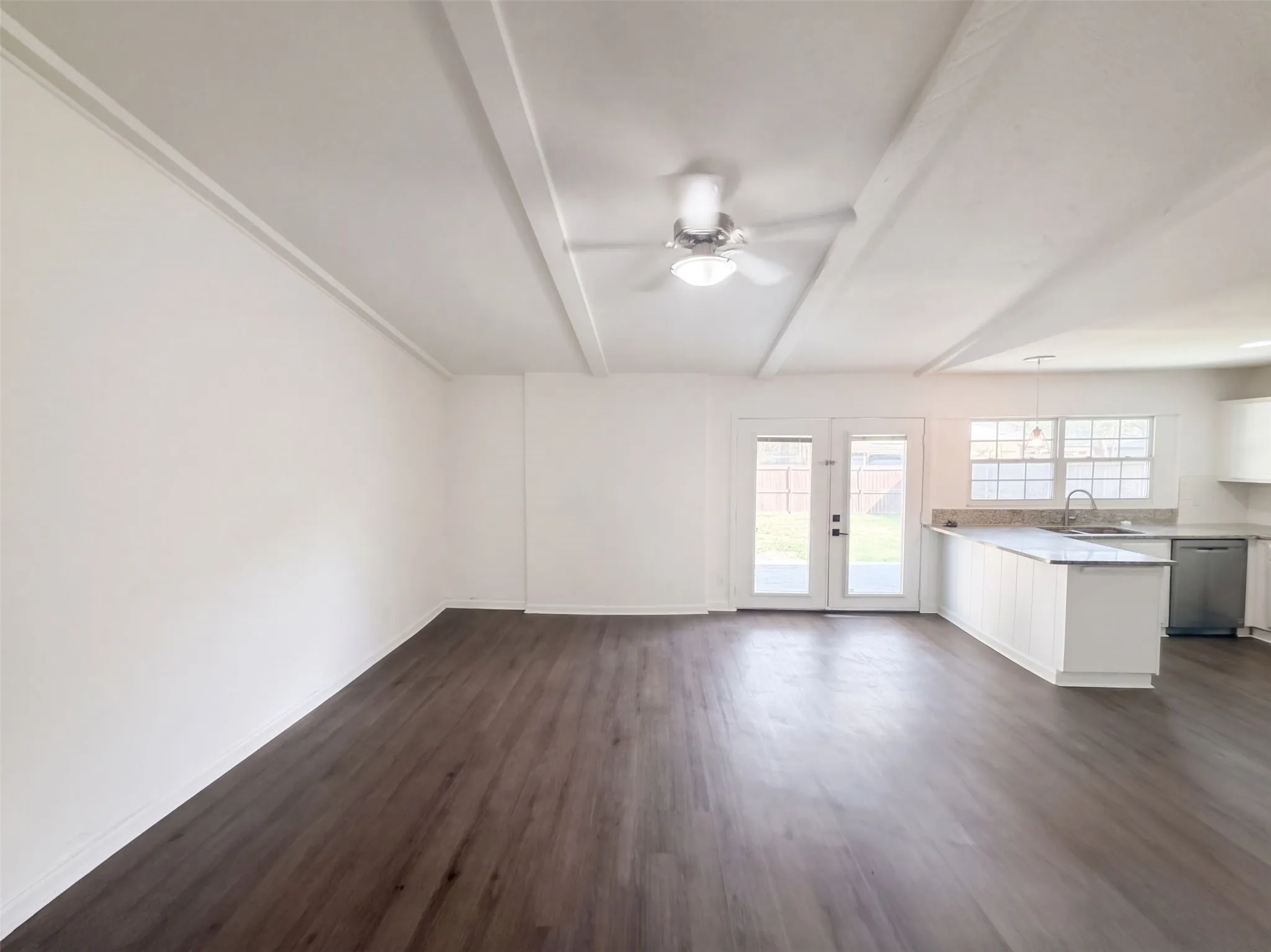 Single Family Residence For Sale in Denton County , 5005 Strickland Avenue, The Colony, Texas 75056, 3 Bedroom, 2 Bathroom, 2 Garage spaces, 1,684 Sqft, built in 1975, mls#21412298, Real Estate Agent in The Colony, Homes For Sale in Denton county, Homes For Sale in The Colony, Realtor in The Colony Texas, Real Estate Brokerage Independent Realty Texas, Luminita Cordes Realtor