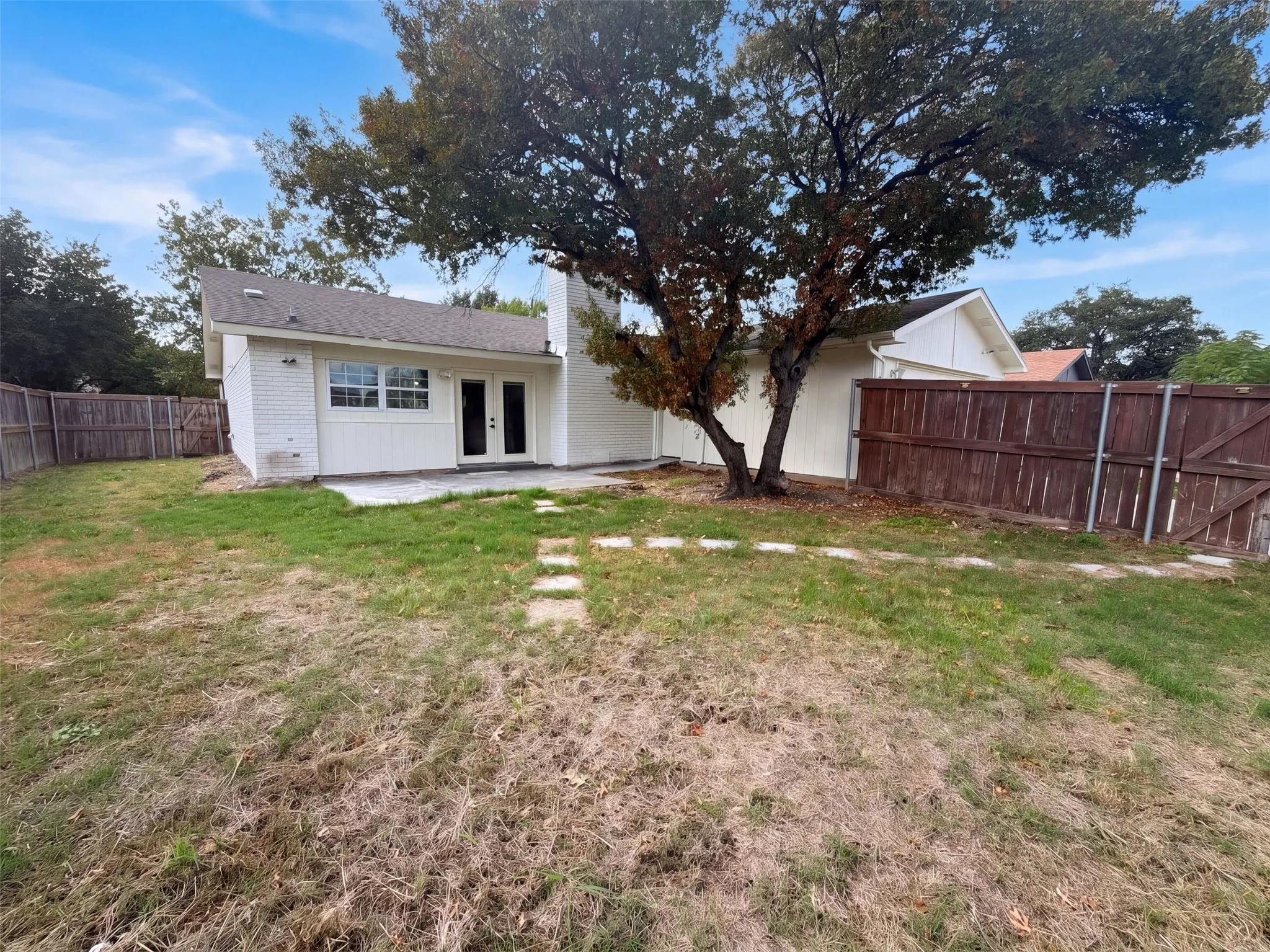 Single Family Residence For Sale in Denton County , 5005 Strickland Avenue, The Colony, Texas 75056, 3 Bedroom, 2 Bathroom, 2 Garage spaces, 1,684 Sqft, built in 1975, mls#21412298, Real Estate Agent in The Colony, Homes For Sale in Denton county, Homes For Sale in The Colony, Realtor in The Colony Texas, Real Estate Brokerage Independent Realty Texas, Luminita Cordes Realtor