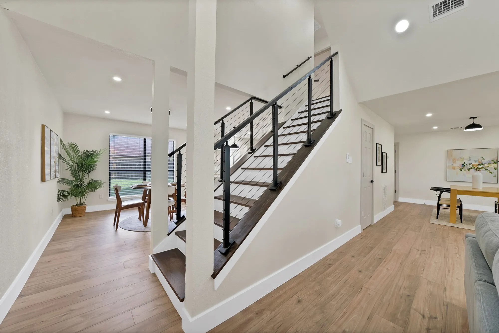 Single Family Residence For Sale in Tarrant County , 6005 Heatherglen Drive, Arlington, Texas 76017, 4 Bedroom, 2 Bathroom, 2 Garage spaces, 2,001 Sqft, built in 1986, mls#21410726, Real Estate Agent in Arlington, Homes For Sale in Tarrant county, Homes For Sale in Arlington, Realtor in Arlington Texas, Real Estate Brokerage Independent Realty Texas, Luminita Cordes Realtor