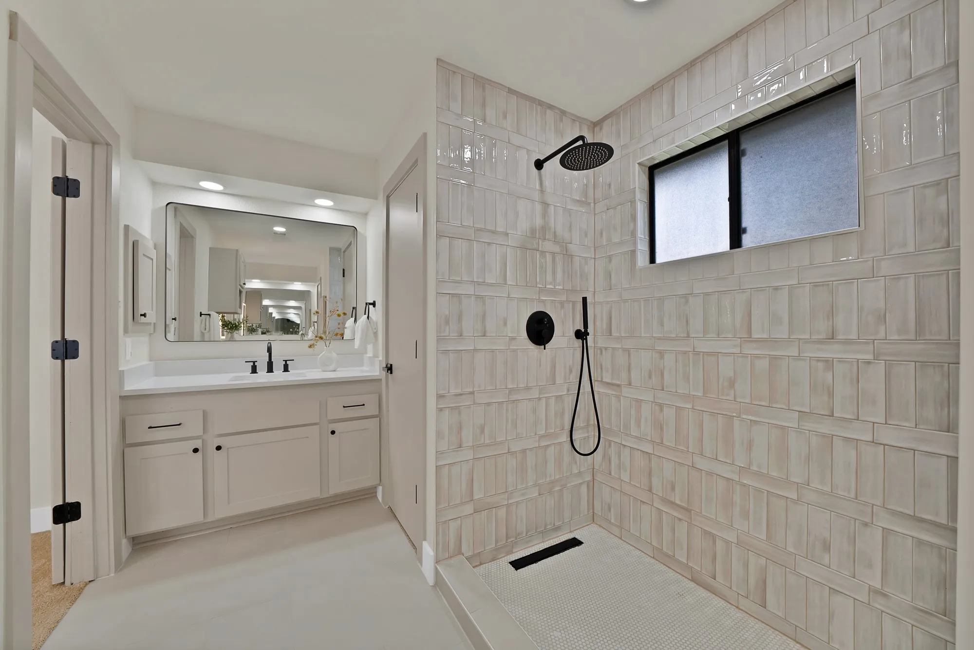 Single Family Residence For Sale in Tarrant County , 6005 Heatherglen Drive, Arlington, Texas 76017, 4 Bedroom, 2 Bathroom, 2 Garage spaces, 2,001 Sqft, built in 1986, mls#21410726, Real Estate Agent in Arlington, Homes For Sale in Tarrant county, Homes For Sale in Arlington, Realtor in Arlington Texas, Real Estate Brokerage Independent Realty Texas, Luminita Cordes Realtor
