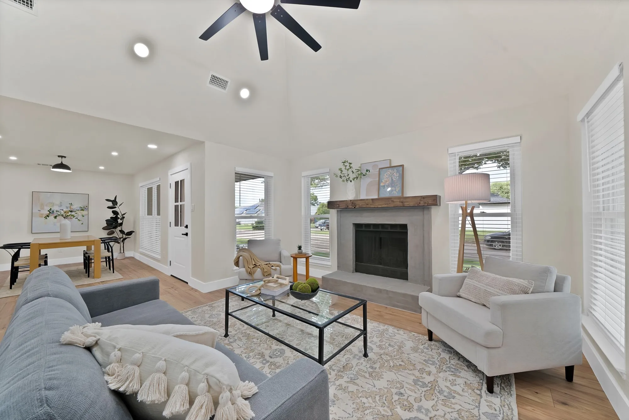 Single Family Residence For Sale in Tarrant County , 6005 Heatherglen Drive, Arlington, Texas 76017, 4 Bedroom, 2 Bathroom, 2 Garage spaces, 2,001 Sqft, built in 1986, mls#21410726, Real Estate Agent in Arlington, Homes For Sale in Tarrant county, Homes For Sale in Arlington, Realtor in Arlington Texas, Real Estate Brokerage Independent Realty Texas, Luminita Cordes Realtor