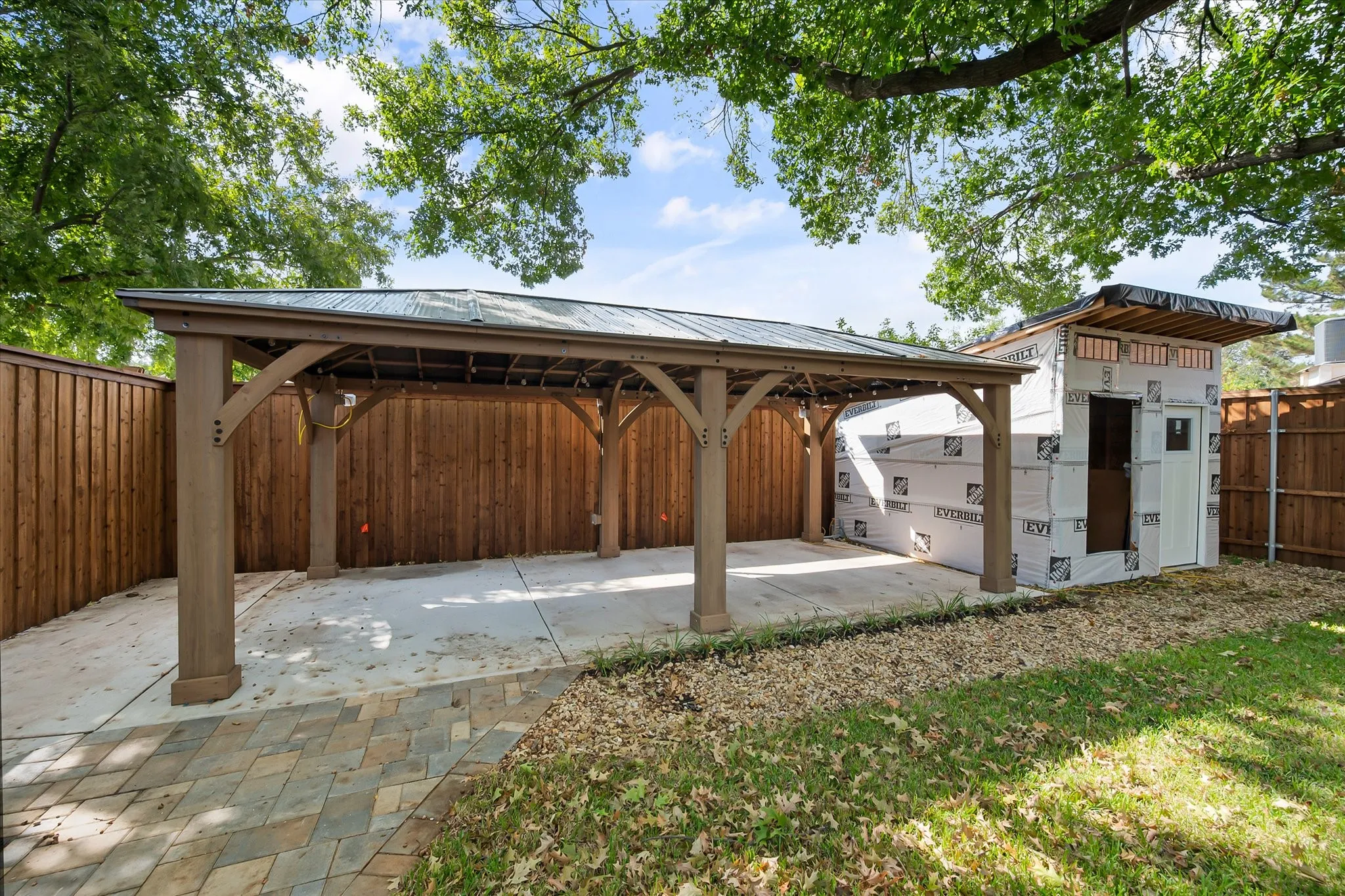Single Family Residence For Sale in Tarrant County , 309 Quail Crest Drive, Bedford, Texas 76021, 5 Bedroom, 3 Bathroom, 2 Garage spaces, 2,248 Sqft, built in 1977, mls#21412186, Real Estate Agent in Bedford, Homes For Sale in Tarrant county, Homes For Sale in Bedford, Realtor in Bedford Texas, Real Estate Brokerage Independent Realty Texas, Luminita Cordes Realtor