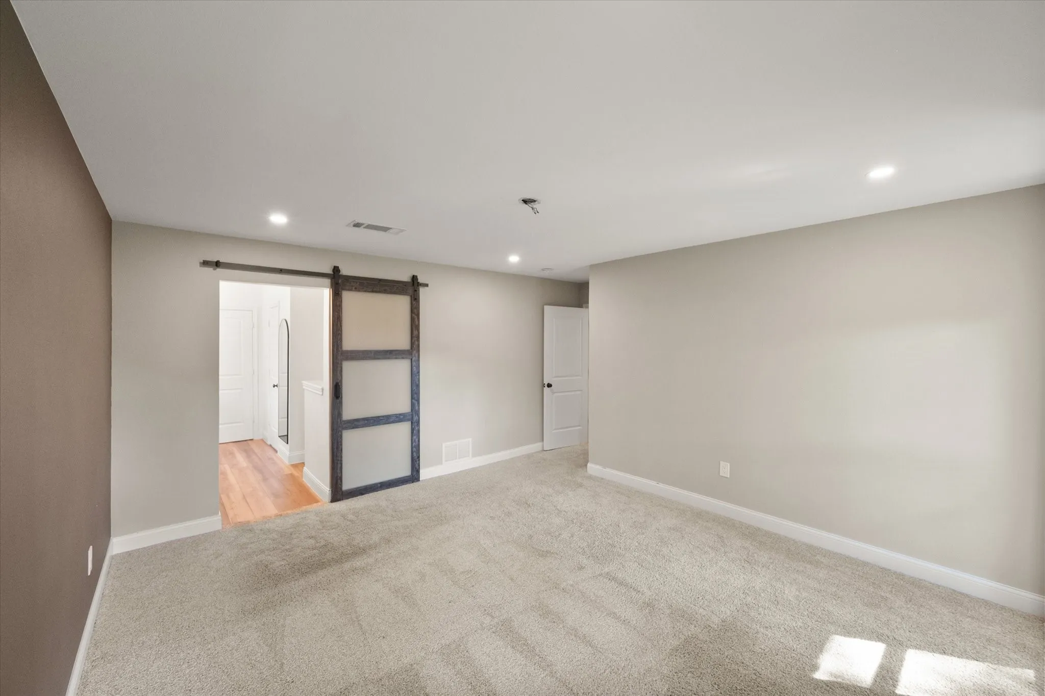 Single Family Residence For Sale in Tarrant County , 309 Quail Crest Drive, Bedford, Texas 76021, 5 Bedroom, 3 Bathroom, 2 Garage spaces, 2,248 Sqft, built in 1977, mls#21412186, Real Estate Agent in Bedford, Homes For Sale in Tarrant county, Homes For Sale in Bedford, Realtor in Bedford Texas, Real Estate Brokerage Independent Realty Texas, Luminita Cordes Realtor