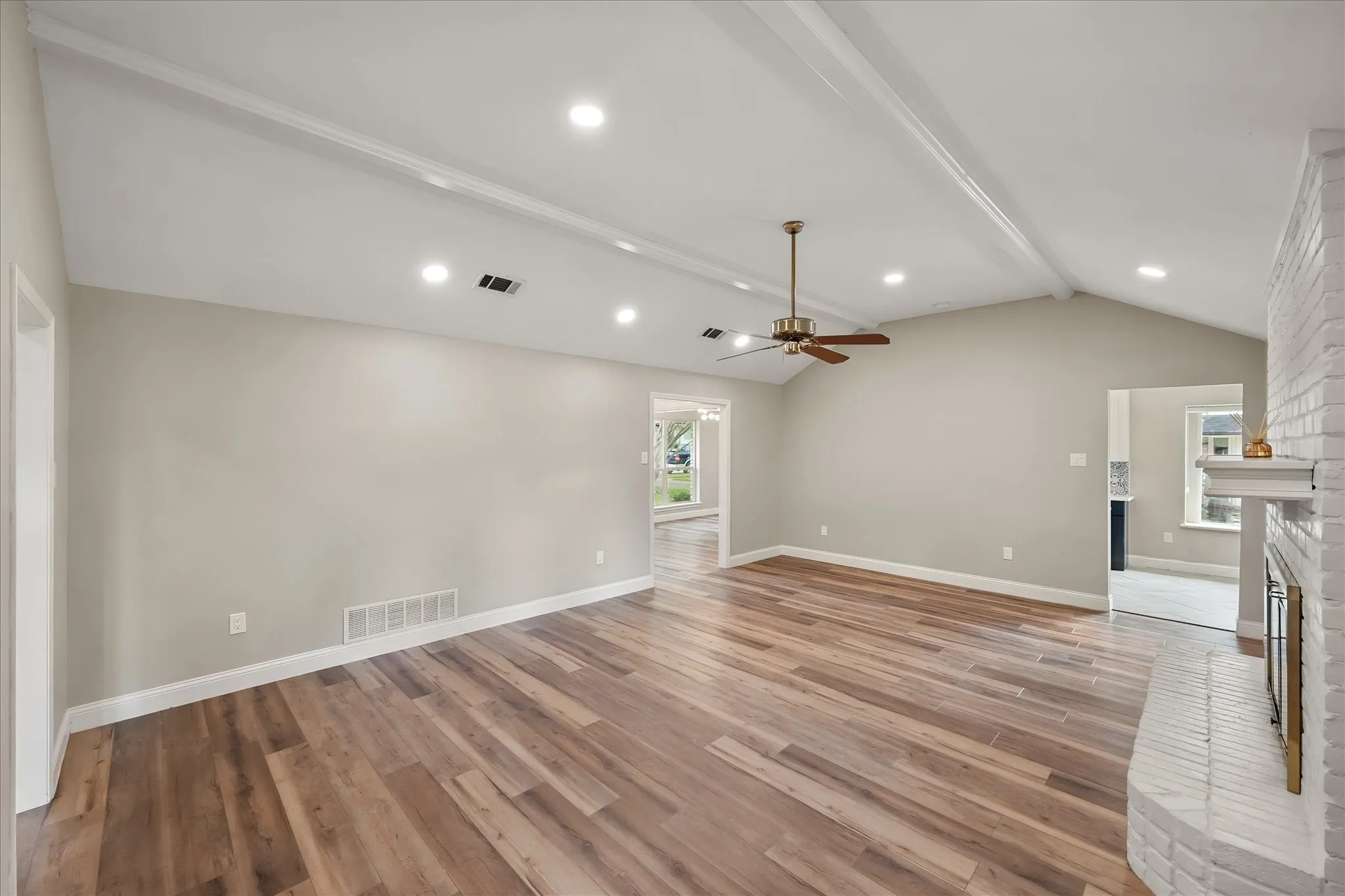 Single Family Residence For Sale in Tarrant County , 309 Quail Crest Drive, Bedford, Texas 76021, 5 Bedroom, 3 Bathroom, 2 Garage spaces, 2,248 Sqft, built in 1977, mls#21412186, Real Estate Agent in Bedford, Homes For Sale in Tarrant county, Homes For Sale in Bedford, Realtor in Bedford Texas, Real Estate Brokerage Independent Realty Texas, Luminita Cordes Realtor