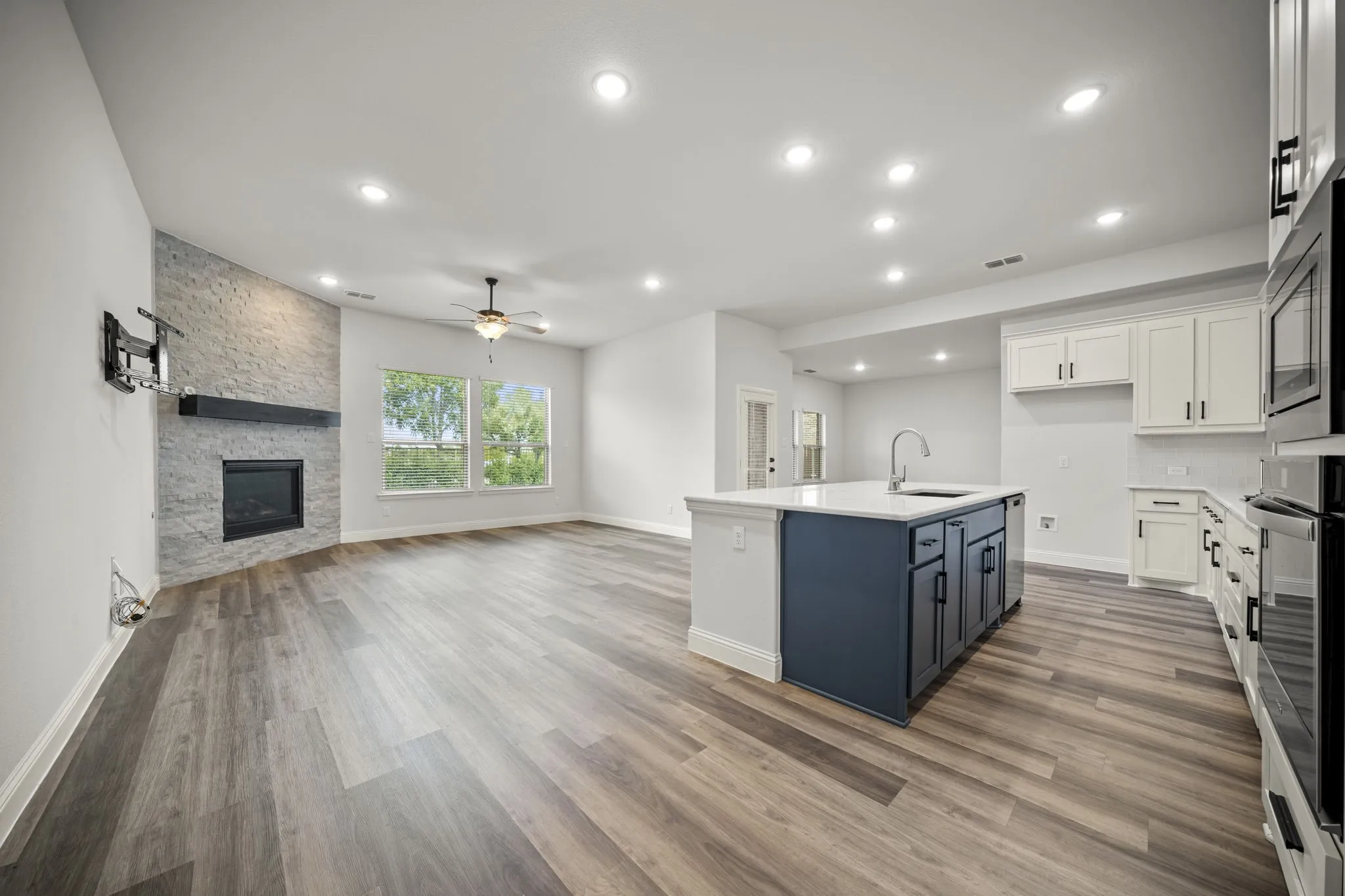 Single Family Residence For Sale in Denton County , 2980 Clearwater Drive, Prosper, Texas 75078, 5 Bedroom, 4 Bathroom, 3 Garage spaces, 2,818 Sqft, built in 2021, mls#21412267, Real Estate Agent in Prosper, Homes For Sale in Denton county, Homes For Sale in Prosper, Realtor in Prosper Texas, Real Estate Brokerage Independent Realty Texas, Luminita Cordes Realtor
