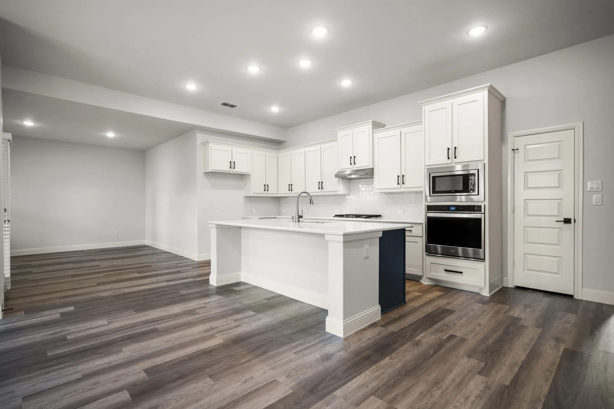 Single Family Residence For Sale in Denton County , 2980 Clearwater Drive, Prosper, Texas 75078, 5 Bedroom, 4 Bathroom, 3 Garage spaces, 2,818 Sqft, built in 2021, mls#21412267, Real Estate Agent in Prosper, Homes For Sale in Denton county, Homes For Sale in Prosper, Realtor in Prosper Texas, Real Estate Brokerage Independent Realty Texas, Luminita Cordes Realtor