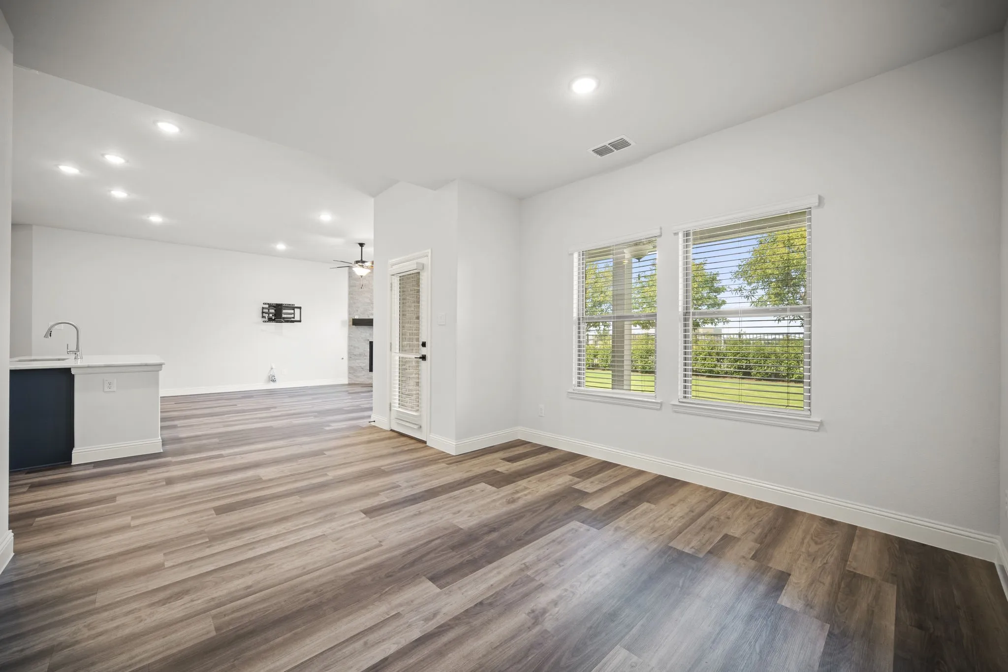 Single Family Residence For Sale in Denton County , 2980 Clearwater Drive, Prosper, Texas 75078, 5 Bedroom, 4 Bathroom, 3 Garage spaces, 2,818 Sqft, built in 2021, mls#21412267, Real Estate Agent in Prosper, Homes For Sale in Denton county, Homes For Sale in Prosper, Realtor in Prosper Texas, Real Estate Brokerage Independent Realty Texas, Luminita Cordes Realtor