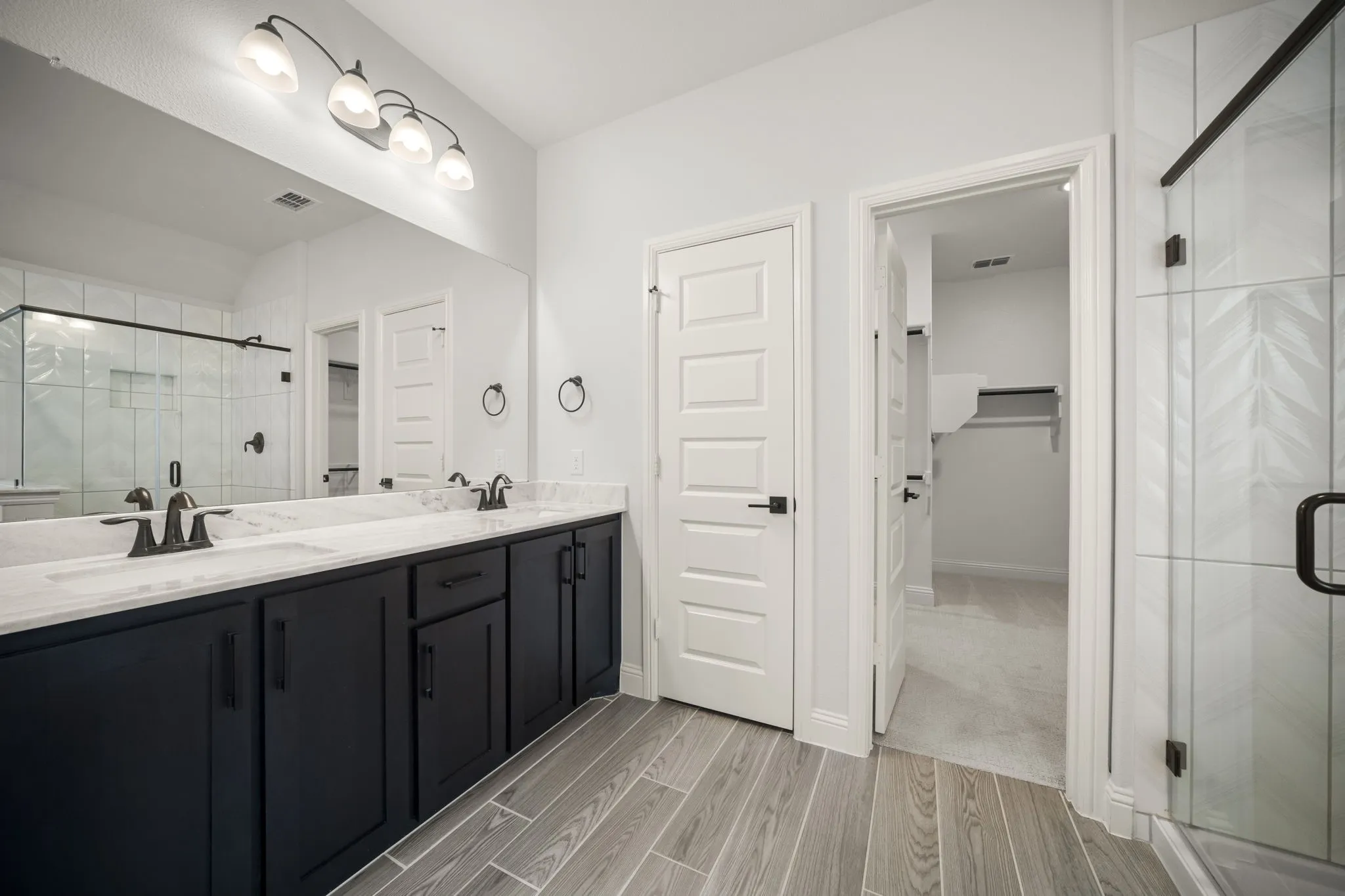 Single Family Residence For Sale in Denton County , 2980 Clearwater Drive, Prosper, Texas 75078, 5 Bedroom, 4 Bathroom, 3 Garage spaces, 2,818 Sqft, built in 2021, mls#21412267, Real Estate Agent in Prosper, Homes For Sale in Denton county, Homes For Sale in Prosper, Realtor in Prosper Texas, Real Estate Brokerage Independent Realty Texas, Luminita Cordes Realtor