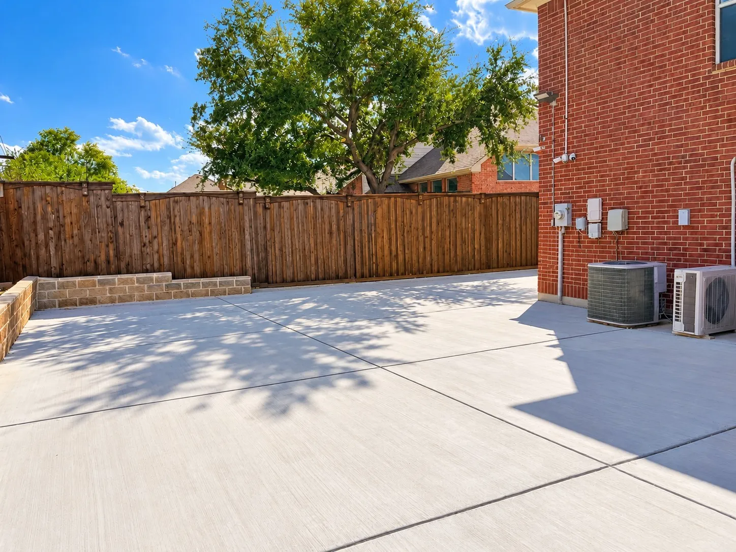 Single Family Residence For Sale in Denton County , 3832 Leon Drive, Carrollton, Texas 75010, 4 Bedroom, 4 Bathroom, 2 Garage spaces, 3,578 Sqft, built in 1998, mls#21410627, Real Estate Agent in Carrollton, Homes For Sale in Denton county, Homes For Sale in Carrollton, Realtor in Carrollton Texas, Real Estate Brokerage Independent Realty Texas, Luminita Cordes Realtor