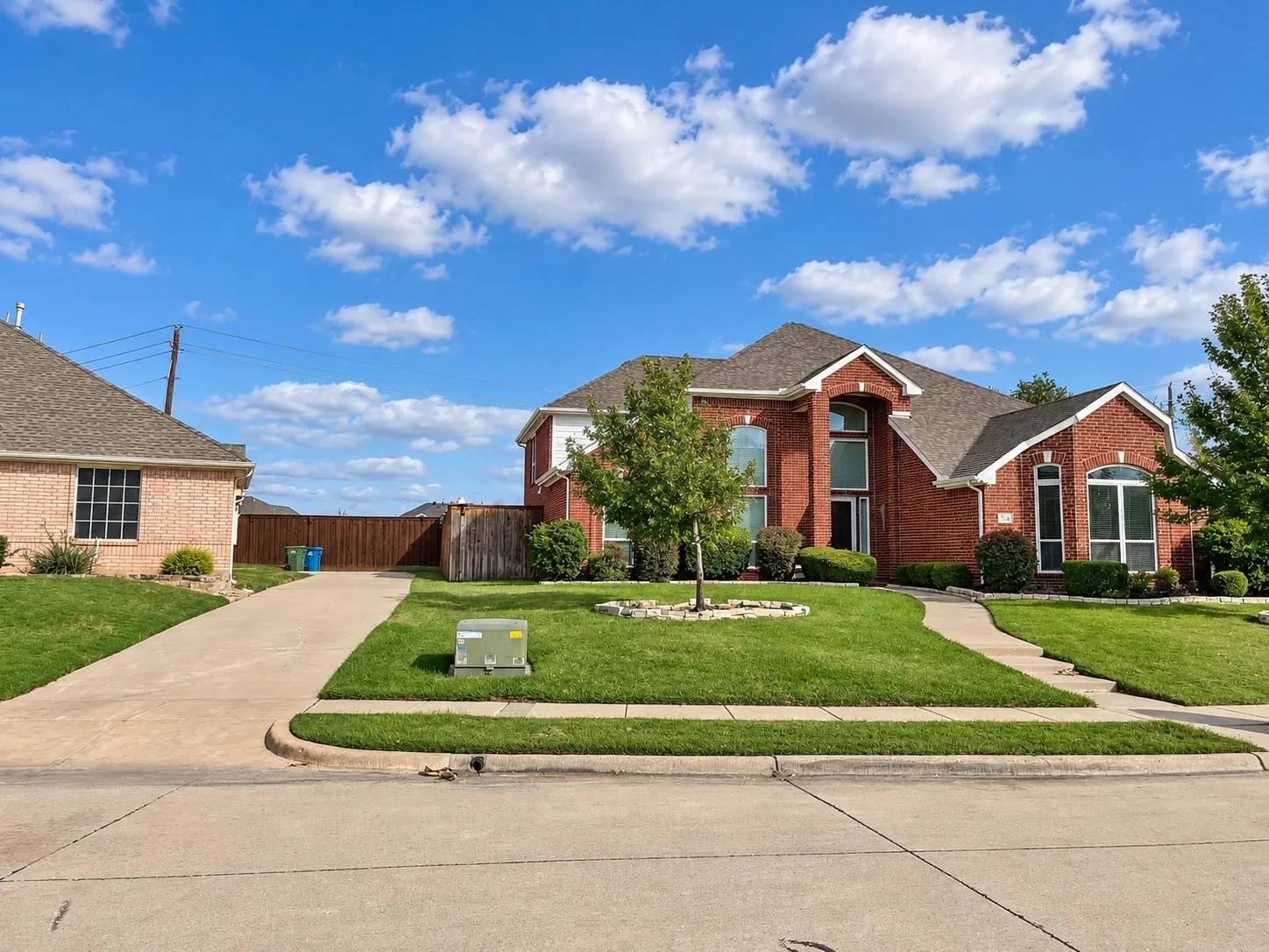 Single Family Residence For Sale in Denton County , 3832 Leon Drive, Carrollton, Texas 75010, 4 Bedroom, 4 Bathroom, 2 Garage spaces, 3,578 Sqft, built in 1998, mls#21410627, Real Estate Agent in Carrollton, Homes For Sale in Denton county, Homes For Sale in Carrollton, Realtor in Carrollton Texas, Real Estate Brokerage Independent Realty Texas, Luminita Cordes Realtor