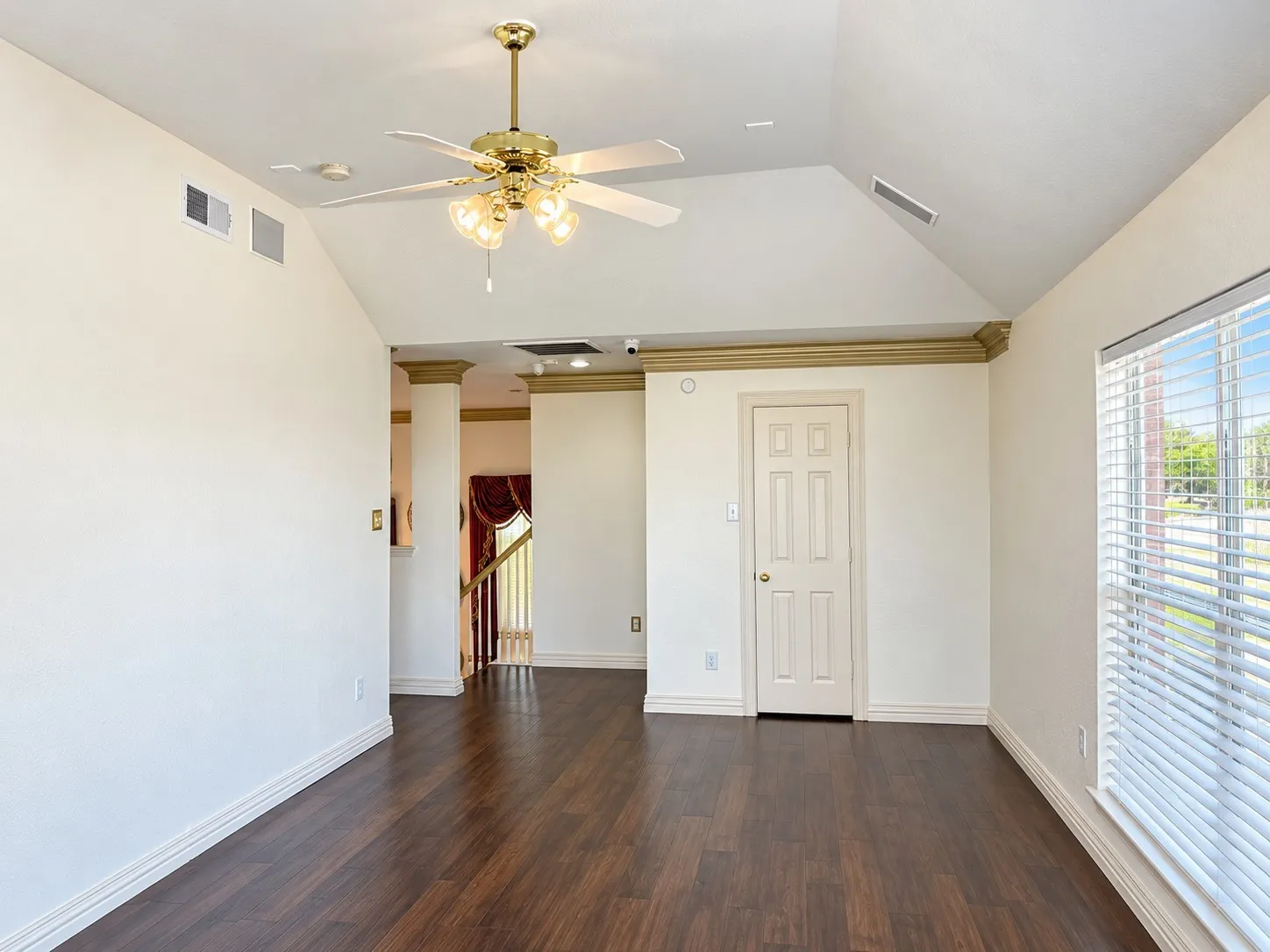 Single Family Residence For Sale in Denton County , 3832 Leon Drive, Carrollton, Texas 75010, 4 Bedroom, 4 Bathroom, 2 Garage spaces, 3,578 Sqft, built in 1998, mls#21410627, Real Estate Agent in Carrollton, Homes For Sale in Denton county, Homes For Sale in Carrollton, Realtor in Carrollton Texas, Real Estate Brokerage Independent Realty Texas, Luminita Cordes Realtor