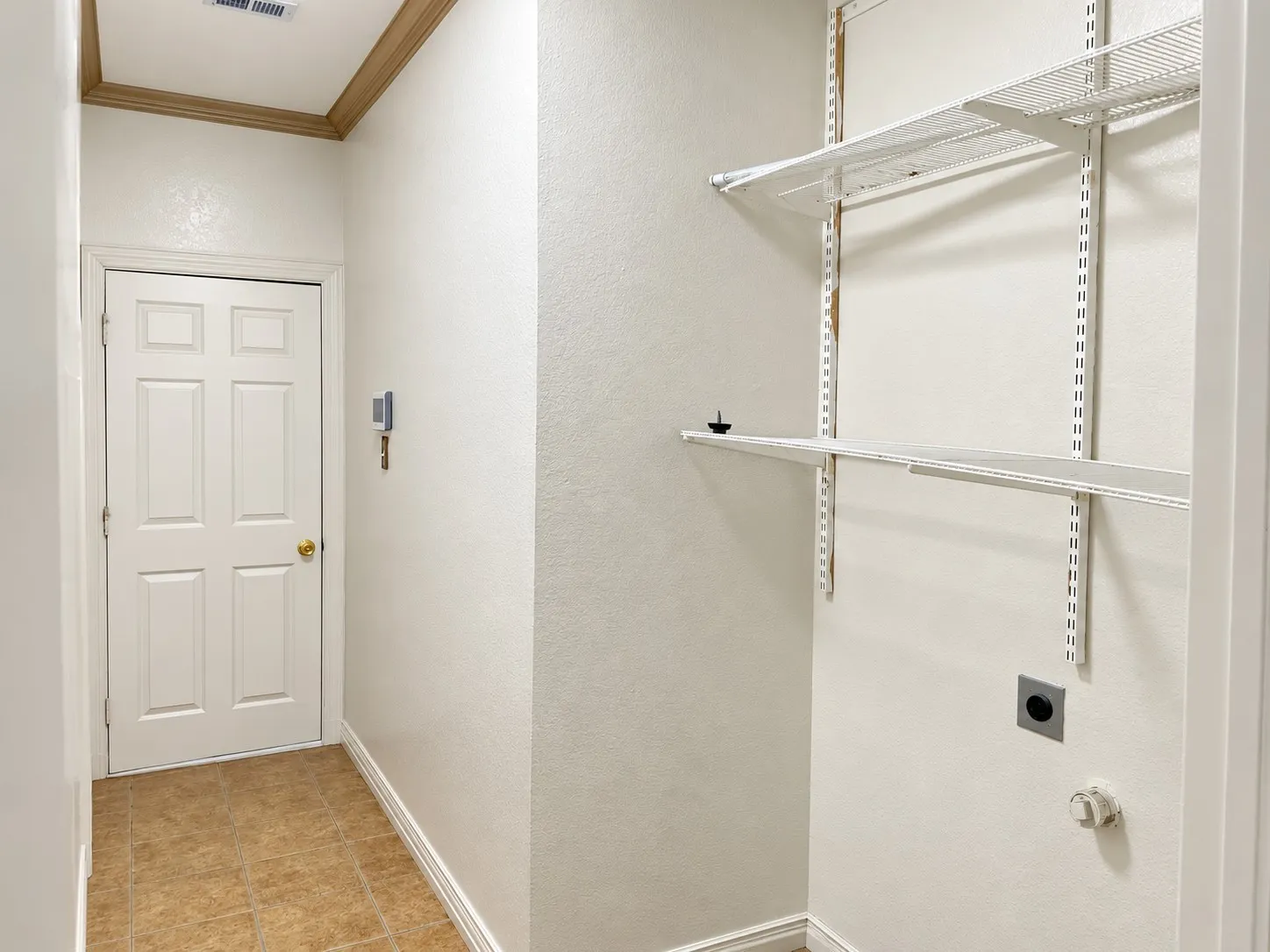 Single Family Residence For Sale in Denton County , 3832 Leon Drive, Carrollton, Texas 75010, 4 Bedroom, 4 Bathroom, 2 Garage spaces, 3,578 Sqft, built in 1998, mls#21410627, Real Estate Agent in Carrollton, Homes For Sale in Denton county, Homes For Sale in Carrollton, Realtor in Carrollton Texas, Real Estate Brokerage Independent Realty Texas, Luminita Cordes Realtor