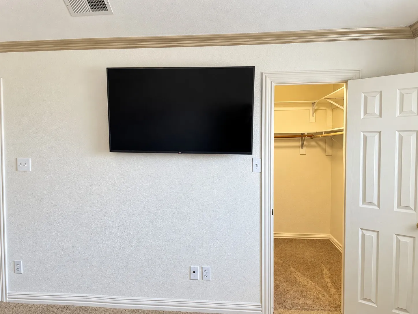 Second Master Bedroom Upstairs