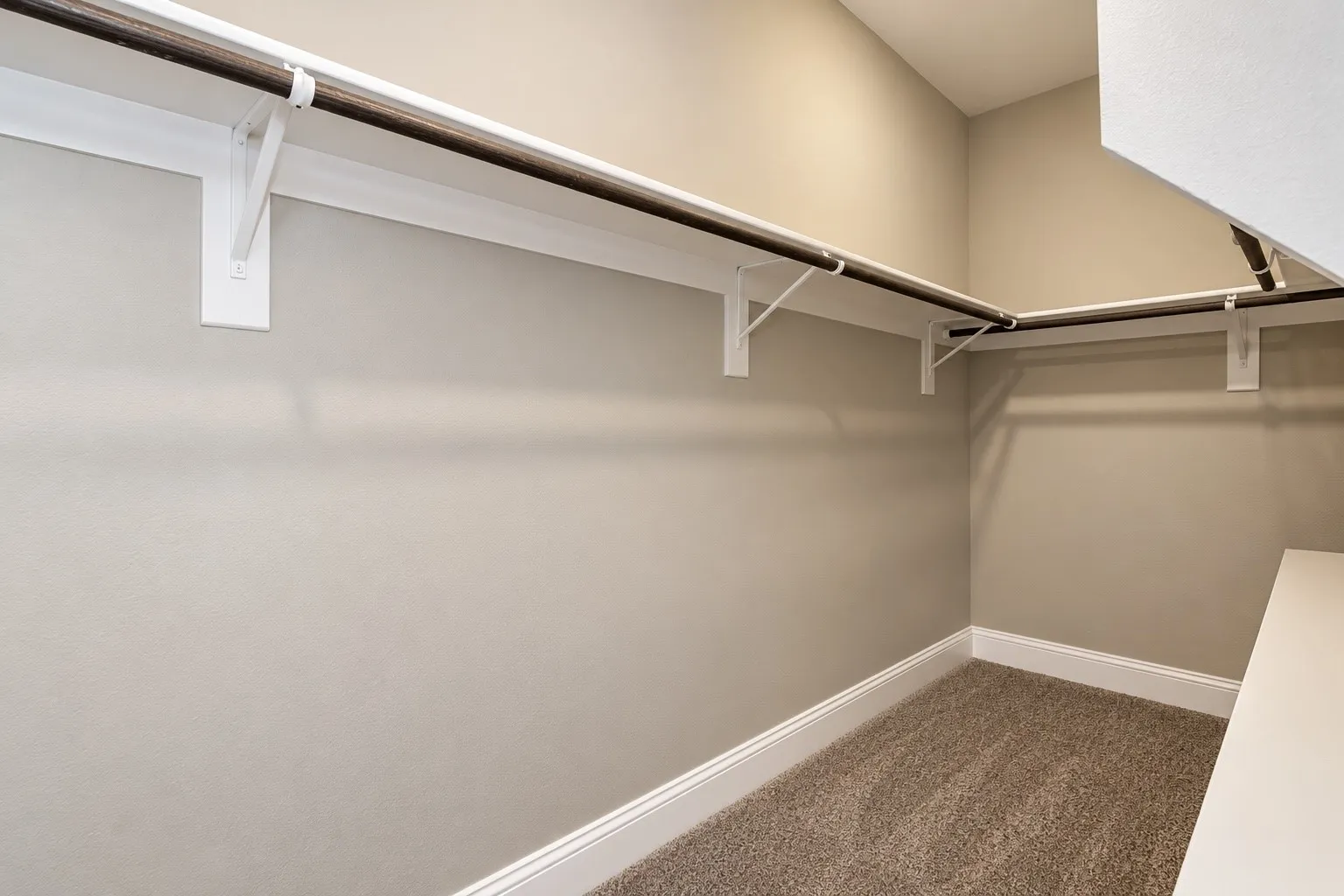 Single Family Residence For Sale in Ellis County , 600 N Garrett Avenue, Garrett, Texas 75119, 3 Bedroom, 2 Bathroom, 2 Garage spaces, 1,530 Sqft, built in 2022, mls#21393075, Real Estate Agent in Garrett, Homes For Sale in Ellis county, Homes For Sale in Garrett, Realtor in Garrett Texas, Real Estate Brokerage Independent Realty Texas, Luminita Cordes Realtor