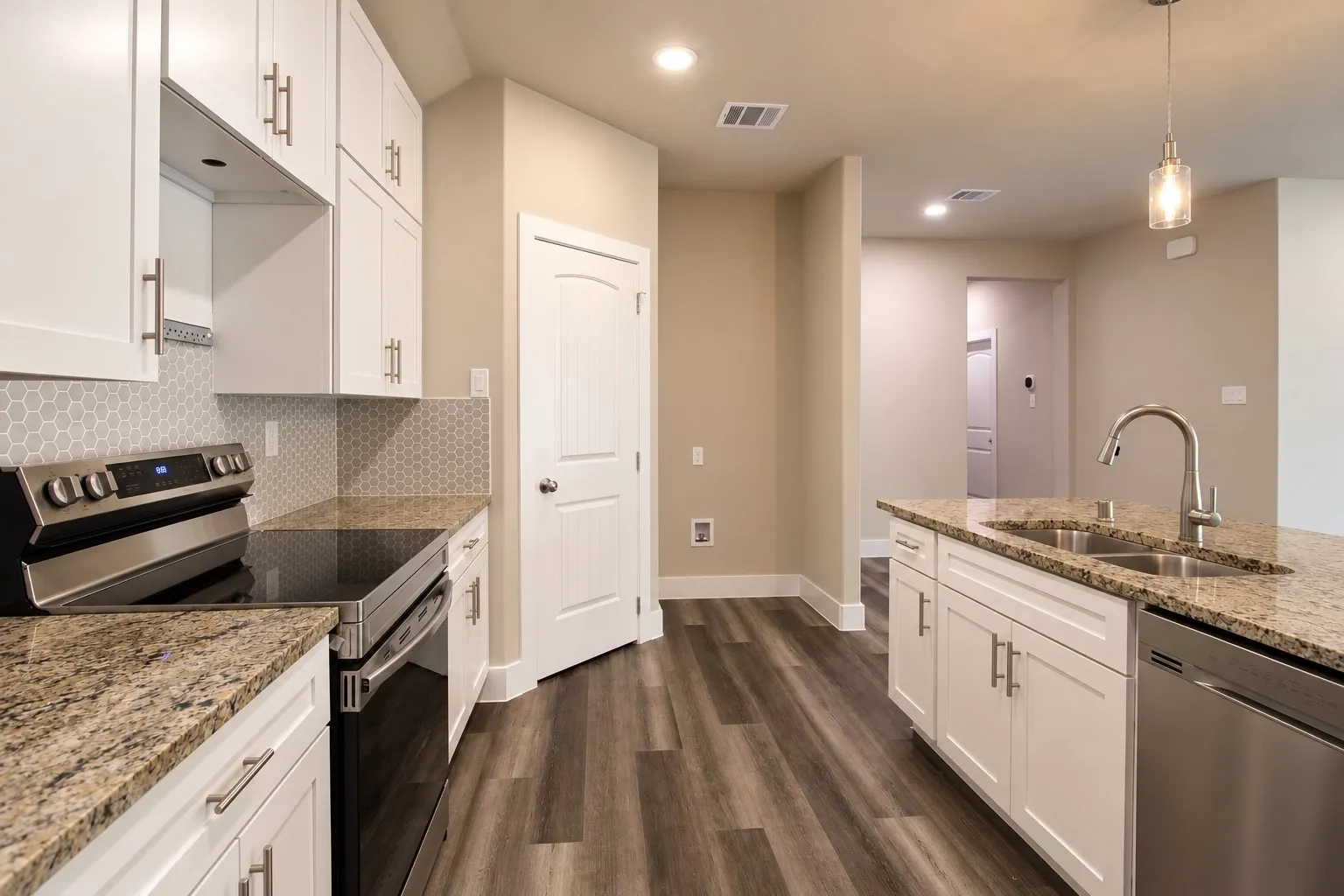 Single Family Residence For Sale in Ellis County , 600 N Garrett Avenue, Garrett, Texas 75119, 3 Bedroom, 2 Bathroom, 2 Garage spaces, 1,530 Sqft, built in 2022, mls#21393075, Real Estate Agent in Garrett, Homes For Sale in Ellis county, Homes For Sale in Garrett, Realtor in Garrett Texas, Real Estate Brokerage Independent Realty Texas, Luminita Cordes Realtor