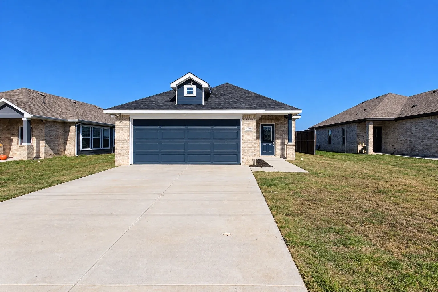 Single Family Residence For Sale in Ellis County , 600 N Garrett Avenue, Garrett, Texas 75119, 3 Bedroom, 2 Bathroom, 2 Garage spaces, 1,530 Sqft, built in 2022, mls#21393075, Real Estate Agent in Garrett, Homes For Sale in Ellis county, Homes For Sale in Garrett, Realtor in Garrett Texas, Real Estate Brokerage Independent Realty Texas, Luminita Cordes Realtor