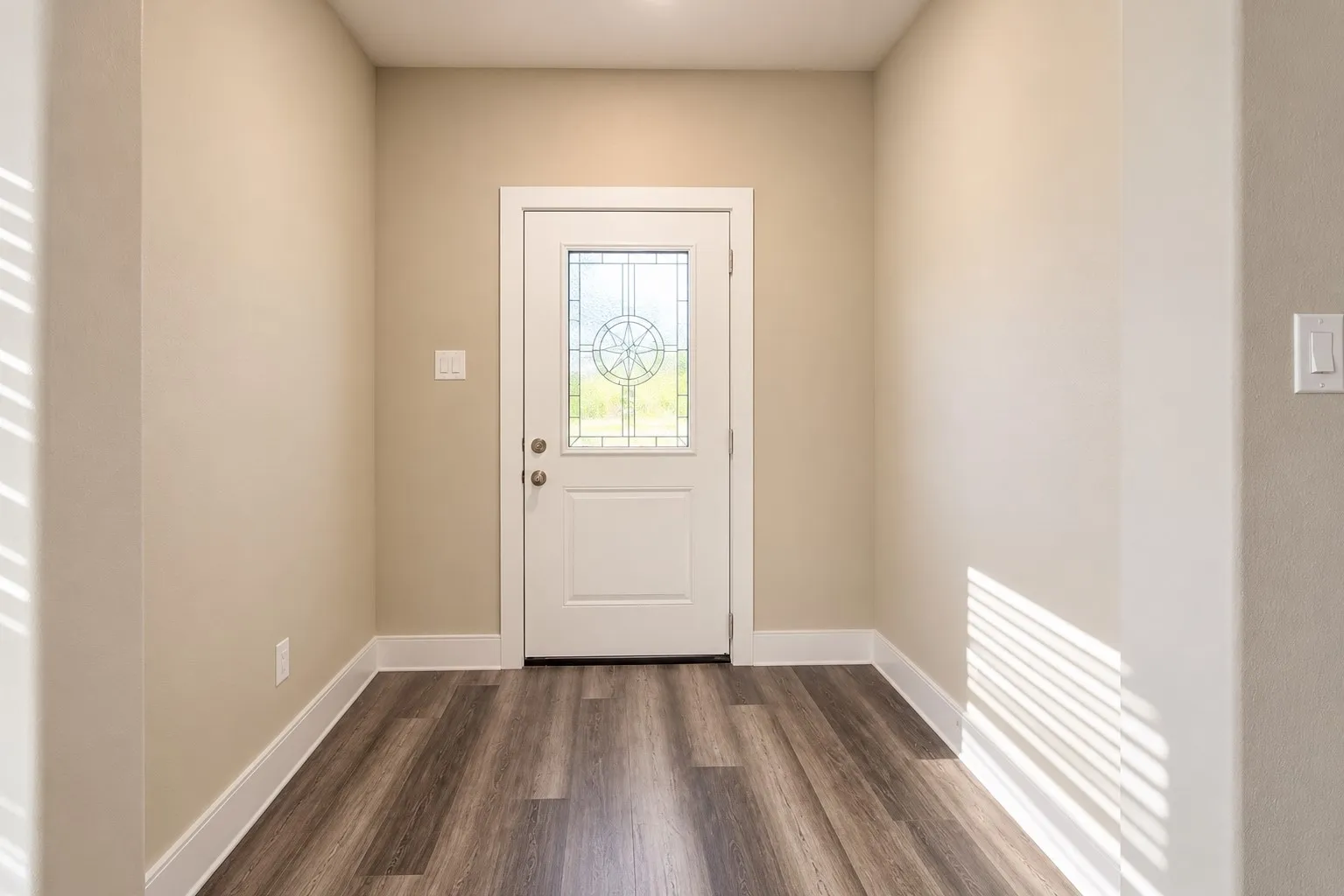 Single Family Residence For Sale in Ellis County , 600 N Garrett Avenue, Garrett, Texas 75119, 3 Bedroom, 2 Bathroom, 2 Garage spaces, 1,530 Sqft, built in 2022, mls#21393075, Real Estate Agent in Garrett, Homes For Sale in Ellis county, Homes For Sale in Garrett, Realtor in Garrett Texas, Real Estate Brokerage Independent Realty Texas, Luminita Cordes Realtor