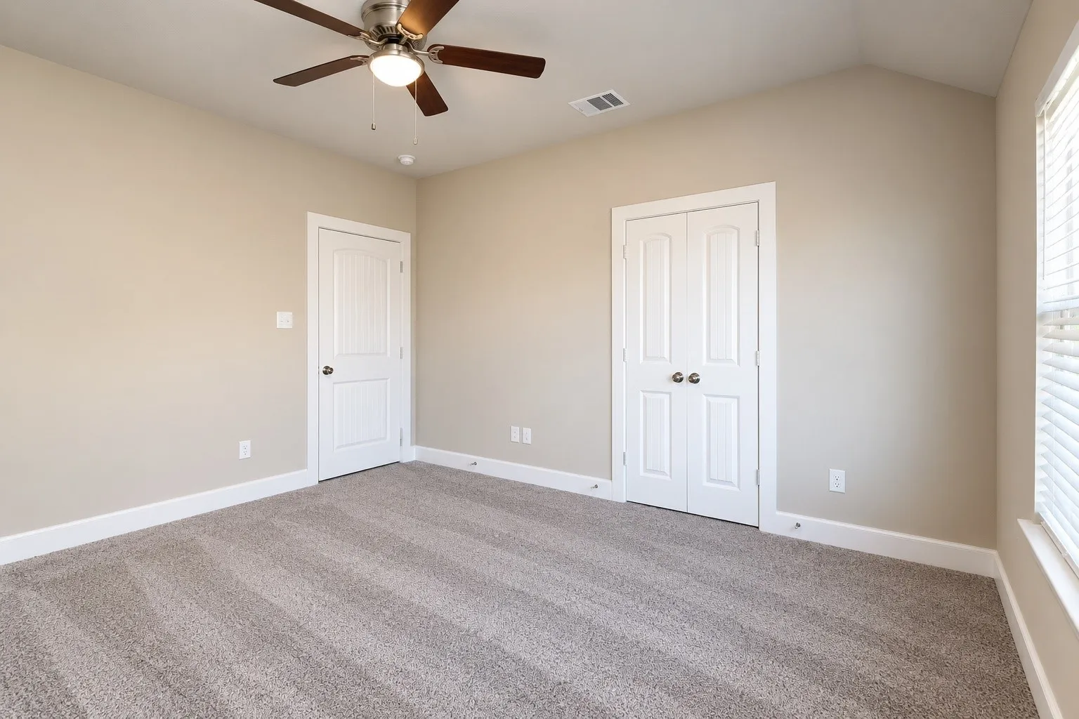 Single Family Residence For Sale in Ellis County , 600 N Garrett Avenue, Garrett, Texas 75119, 3 Bedroom, 2 Bathroom, 2 Garage spaces, 1,530 Sqft, built in 2022, mls#21393075, Real Estate Agent in Garrett, Homes For Sale in Ellis county, Homes For Sale in Garrett, Realtor in Garrett Texas, Real Estate Brokerage Independent Realty Texas, Luminita Cordes Realtor