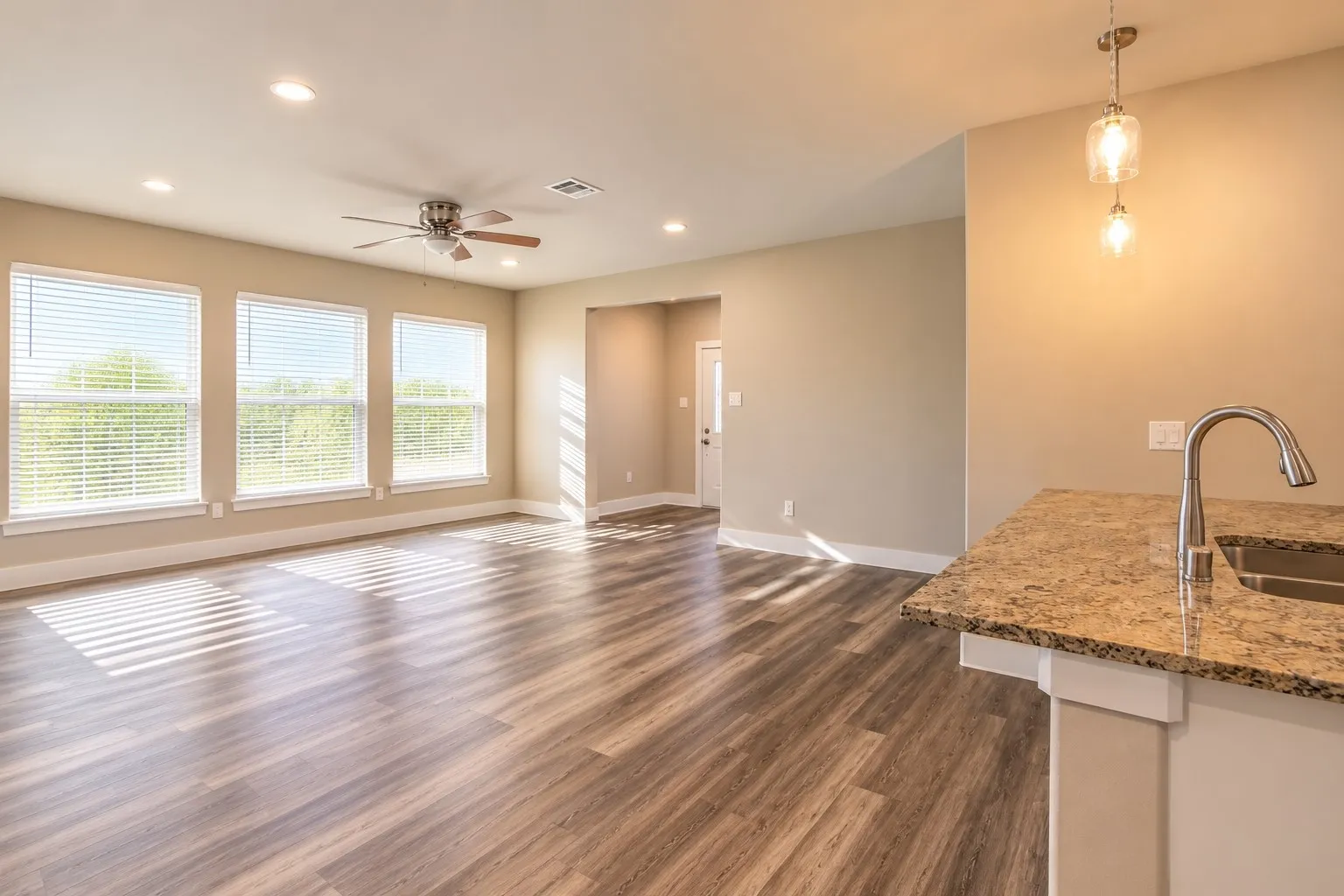 Single Family Residence For Sale in Ellis County , 600 N Garrett Avenue, Garrett, Texas 75119, 3 Bedroom, 2 Bathroom, 2 Garage spaces, 1,530 Sqft, built in 2022, mls#21393075, Real Estate Agent in Garrett, Homes For Sale in Ellis county, Homes For Sale in Garrett, Realtor in Garrett Texas, Real Estate Brokerage Independent Realty Texas, Luminita Cordes Realtor