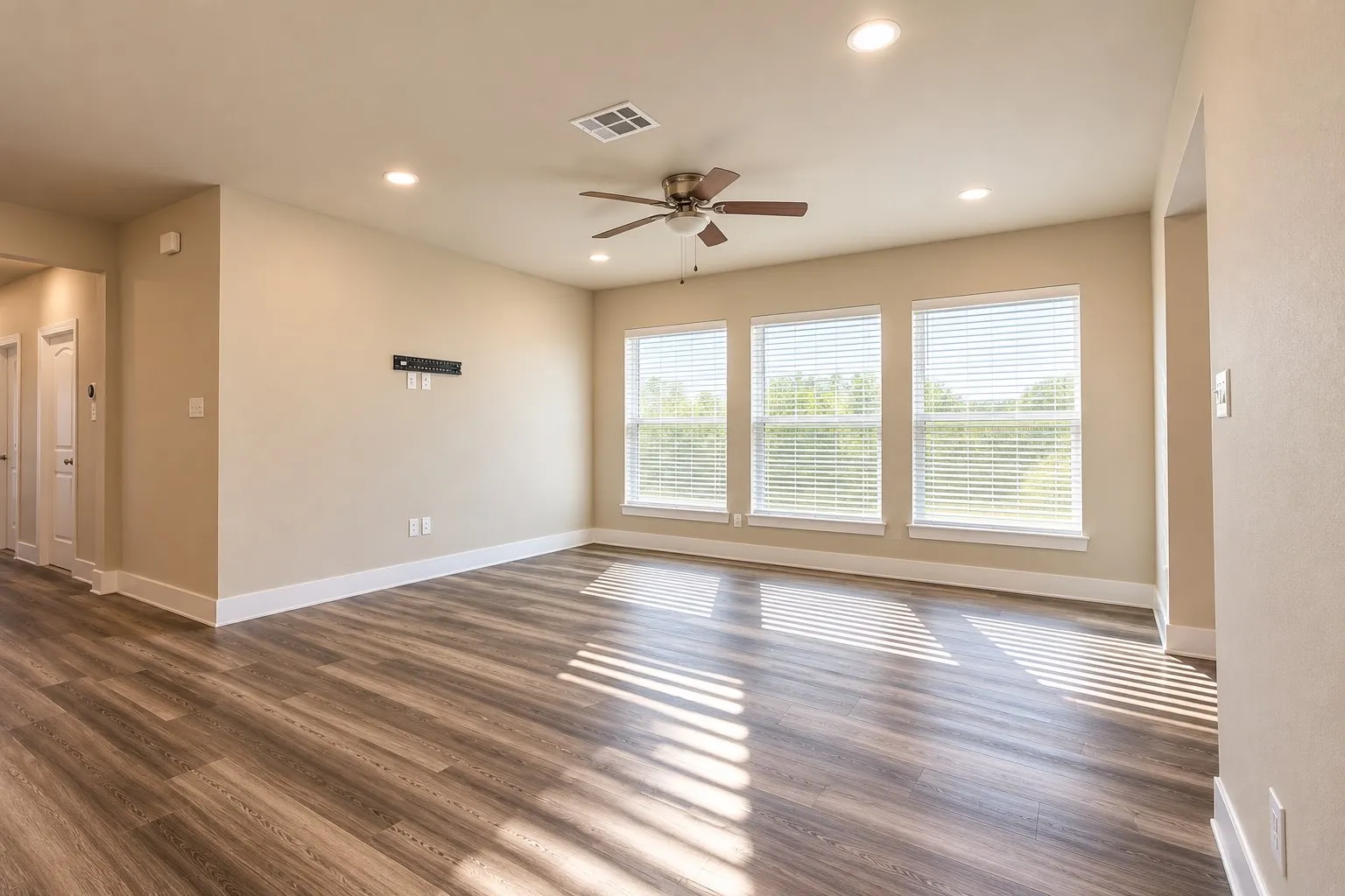 Single Family Residence For Sale in Ellis County , 600 N Garrett Avenue, Garrett, Texas 75119, 3 Bedroom, 2 Bathroom, 2 Garage spaces, 1,530 Sqft, built in 2022, mls#21393075, Real Estate Agent in Garrett, Homes For Sale in Ellis county, Homes For Sale in Garrett, Realtor in Garrett Texas, Real Estate Brokerage Independent Realty Texas, Luminita Cordes Realtor