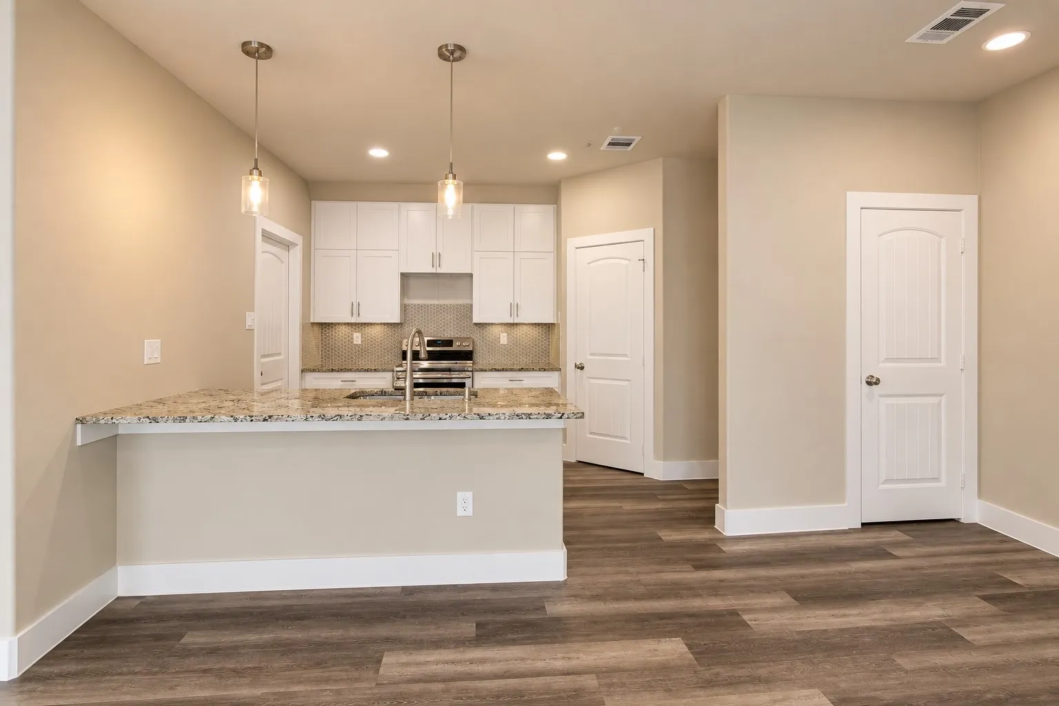 Single Family Residence For Sale in Ellis County , 600 N Garrett Avenue, Garrett, Texas 75119, 3 Bedroom, 2 Bathroom, 2 Garage spaces, 1,530 Sqft, built in 2022, mls#21393075, Real Estate Agent in Garrett, Homes For Sale in Ellis county, Homes For Sale in Garrett, Realtor in Garrett Texas, Real Estate Brokerage Independent Realty Texas, Luminita Cordes Realtor