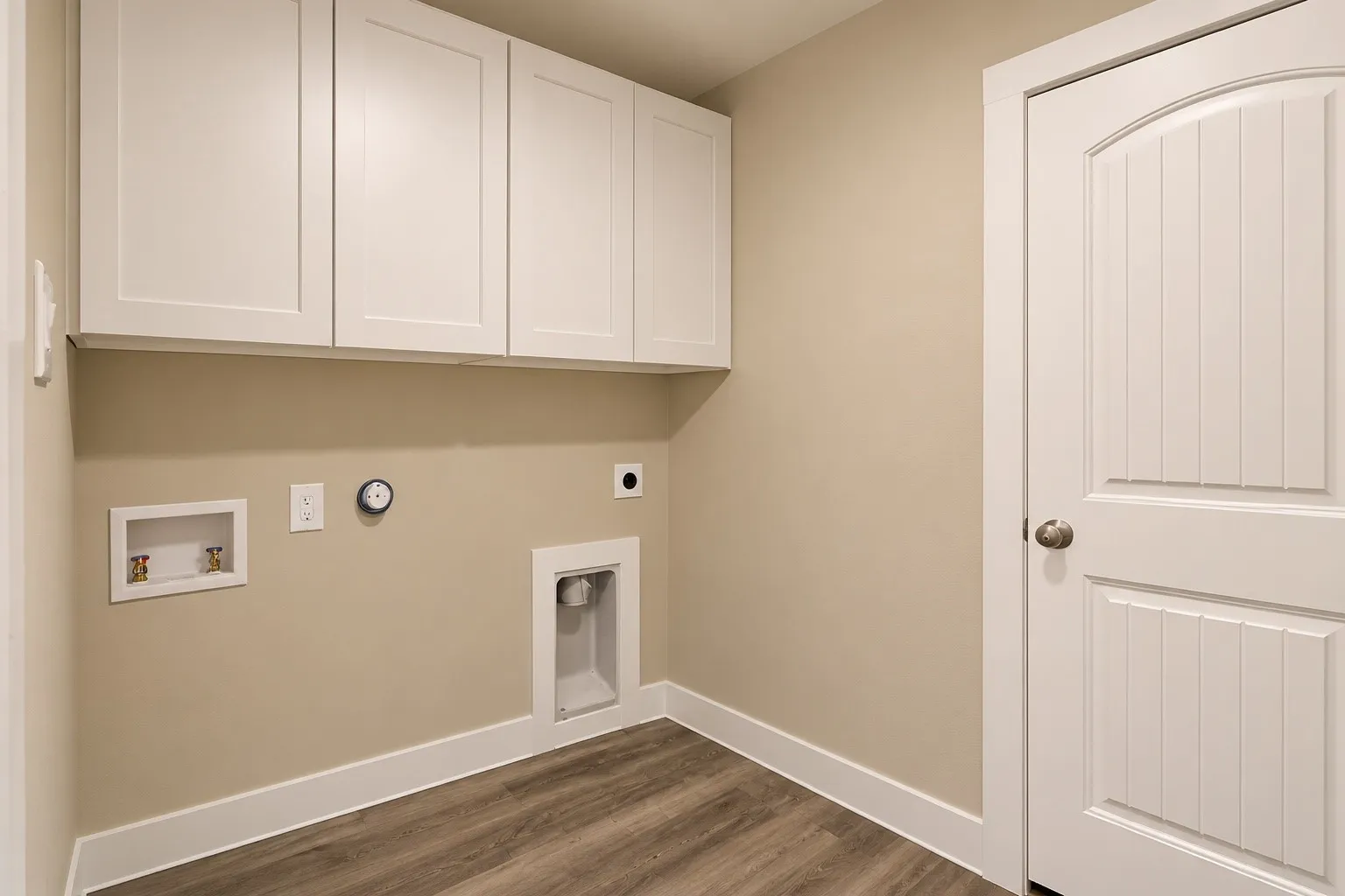 Single Family Residence For Sale in Ellis County , 600 N Garrett Avenue, Garrett, Texas 75119, 3 Bedroom, 2 Bathroom, 2 Garage spaces, 1,530 Sqft, built in 2022, mls#21393075, Real Estate Agent in Garrett, Homes For Sale in Ellis county, Homes For Sale in Garrett, Realtor in Garrett Texas, Real Estate Brokerage Independent Realty Texas, Luminita Cordes Realtor