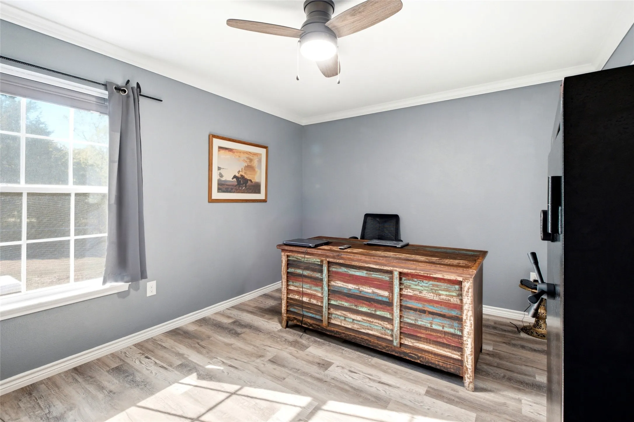 Third bedroom with stable view