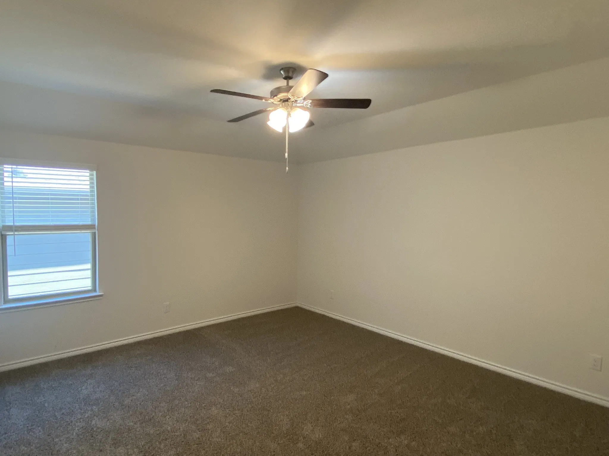 Single Family Residence For Rent in Denton County , 10528 Breezeway Drive, Aubrey, Texas 76227, 5 Bedroom, 4 Bathroom, 4 Garage spaces, 3,365 Sqft, built in 2023, mls#21412309, Real Estate Agent in Aubrey, Homes For Rent in Denton county, Homes For Rent in Aubrey, Realtor in Aubrey Texas, Real Estate Brokerage Independent Realty Texas, Luminita Cordes Realtor
