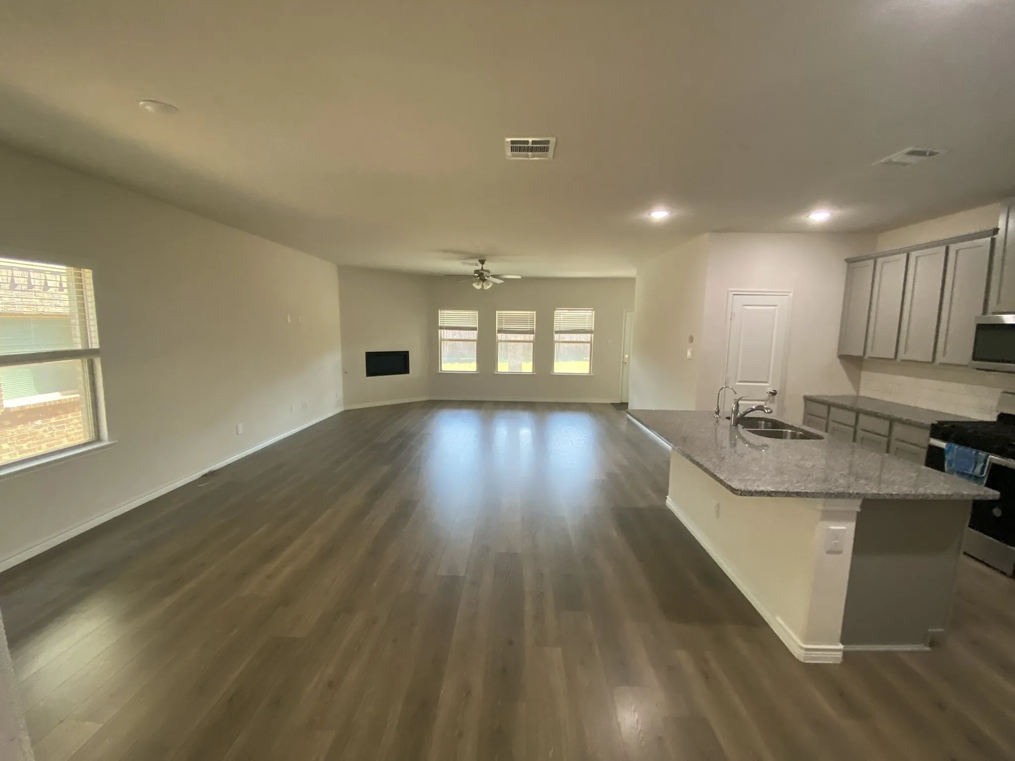 Single Family Residence For Rent in Denton County , 10528 Breezeway Drive, Aubrey, Texas 76227, 5 Bedroom, 4 Bathroom, 4 Garage spaces, 3,365 Sqft, built in 2023, mls#21412309, Real Estate Agent in Aubrey, Homes For Rent in Denton county, Homes For Rent in Aubrey, Realtor in Aubrey Texas, Real Estate Brokerage Independent Realty Texas, Luminita Cordes Realtor