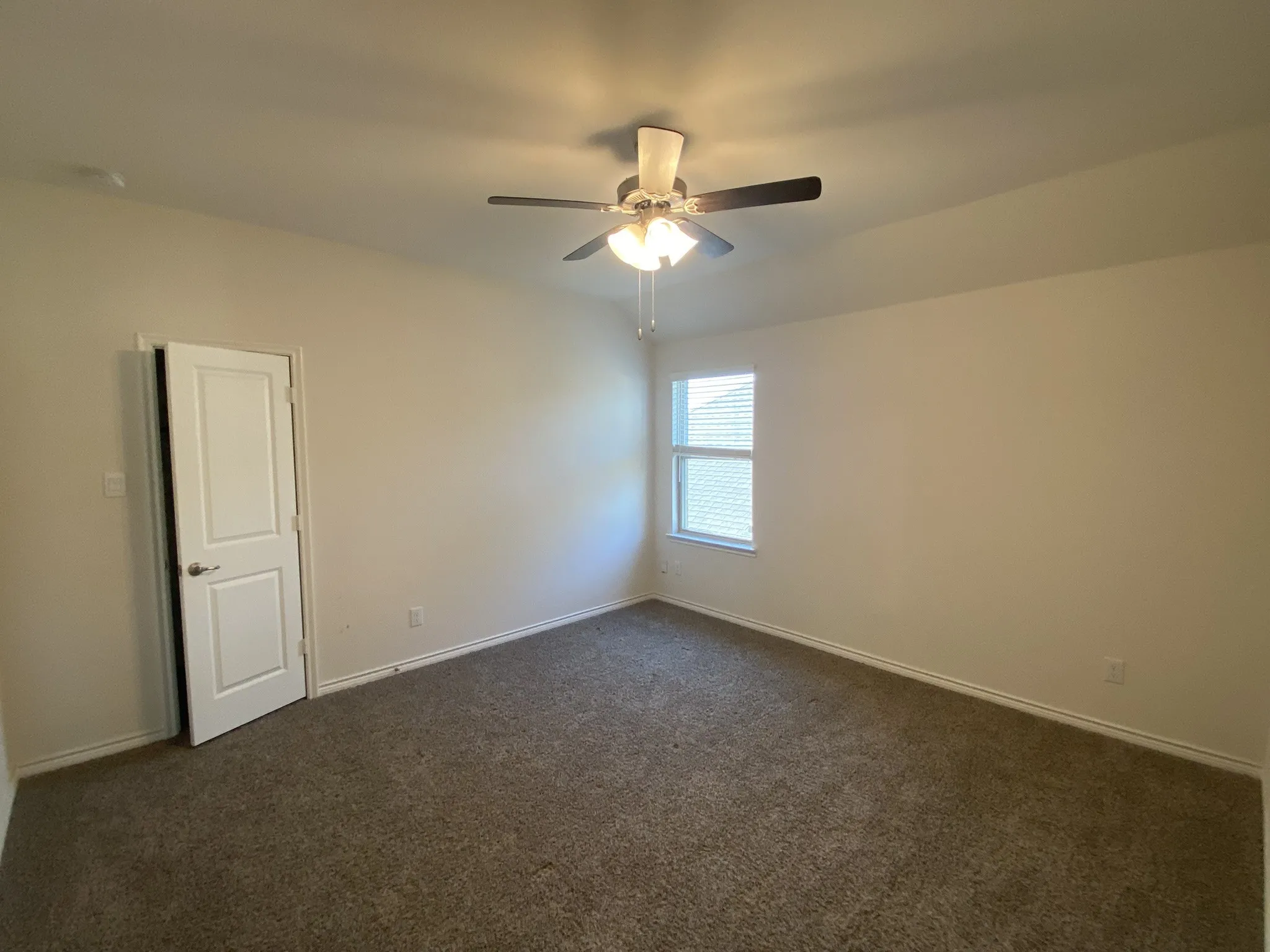 Single Family Residence For Rent in Denton County , 10528 Breezeway Drive, Aubrey, Texas 76227, 5 Bedroom, 4 Bathroom, 4 Garage spaces, 3,365 Sqft, built in 2023, mls#21412309, Real Estate Agent in Aubrey, Homes For Rent in Denton county, Homes For Rent in Aubrey, Realtor in Aubrey Texas, Real Estate Brokerage Independent Realty Texas, Luminita Cordes Realtor
