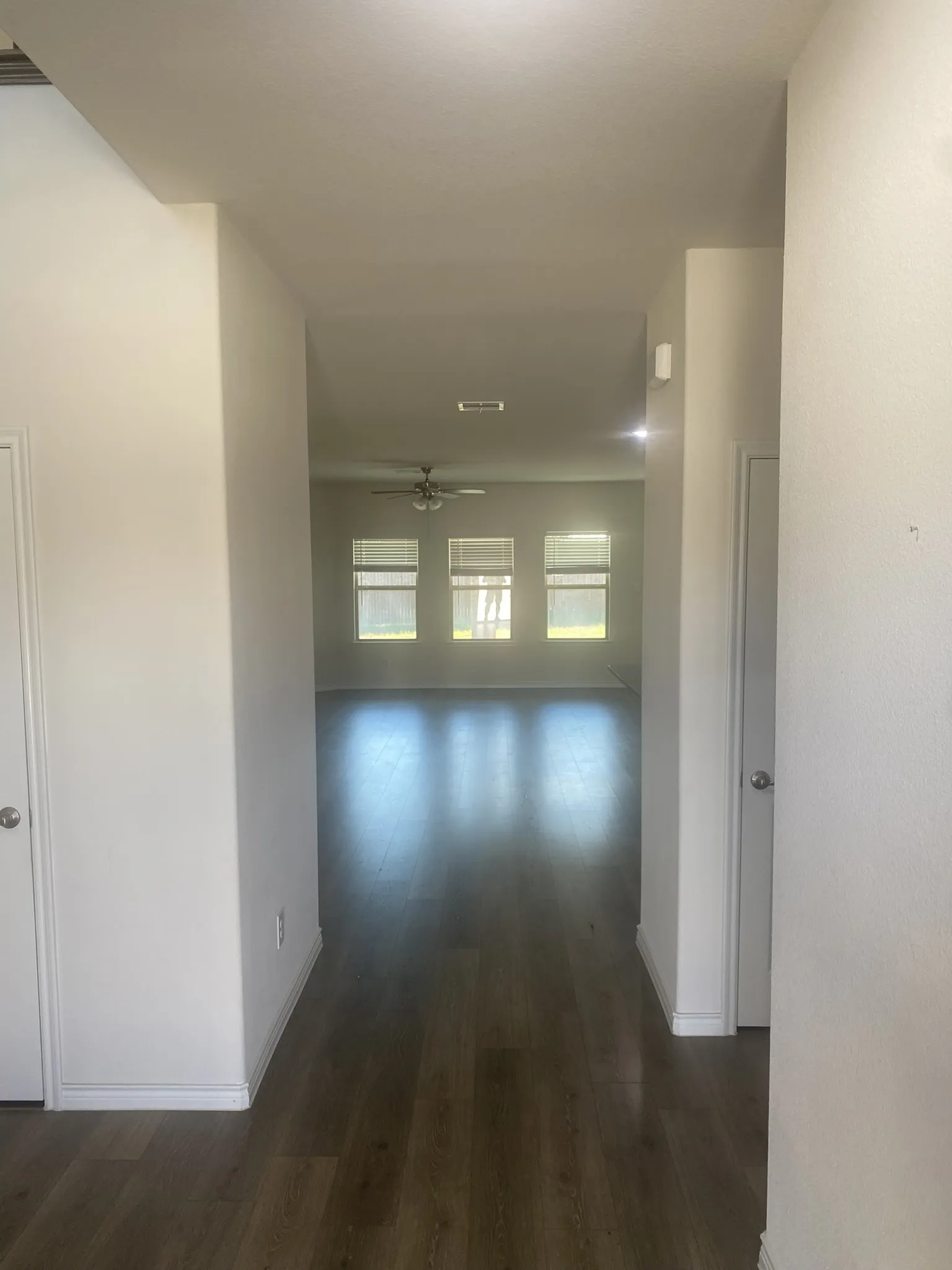 Single Family Residence For Rent in Denton County , 10528 Breezeway Drive, Aubrey, Texas 76227, 5 Bedroom, 4 Bathroom, 4 Garage spaces, 3,365 Sqft, built in 2023, mls#21412309, Real Estate Agent in Aubrey, Homes For Rent in Denton county, Homes For Rent in Aubrey, Realtor in Aubrey Texas, Real Estate Brokerage Independent Realty Texas, Luminita Cordes Realtor