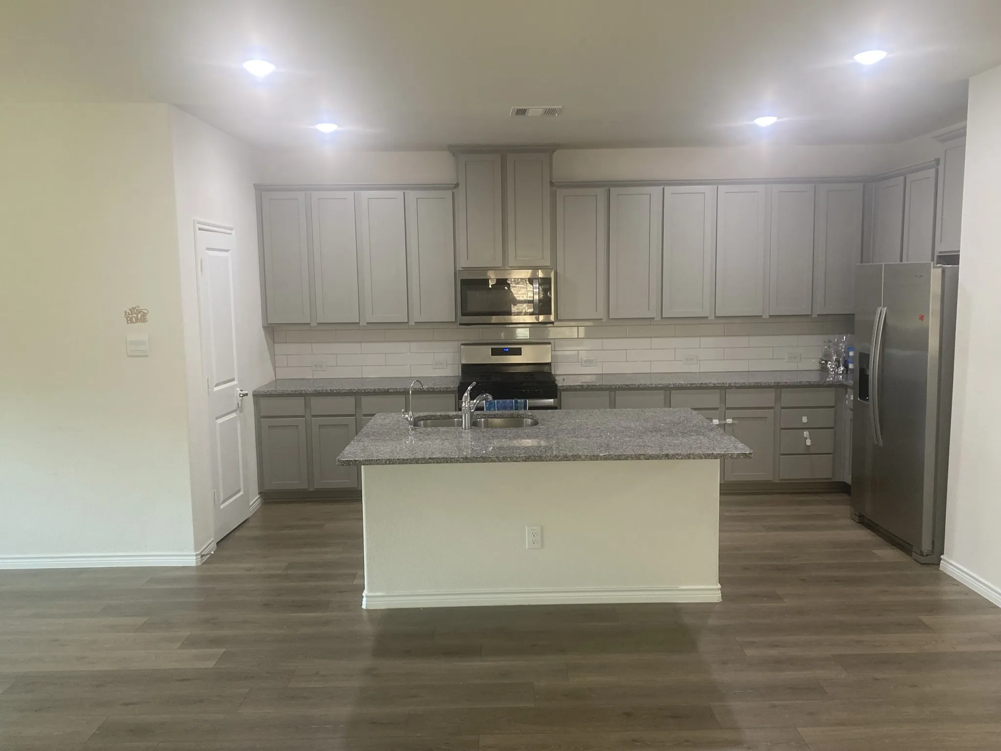 Single Family Residence For Rent in Denton County , 10528 Breezeway Drive, Aubrey, Texas 76227, 5 Bedroom, 4 Bathroom, 4 Garage spaces, 3,365 Sqft, built in 2023, mls#21412309, Real Estate Agent in Aubrey, Homes For Rent in Denton county, Homes For Rent in Aubrey, Realtor in Aubrey Texas, Real Estate Brokerage Independent Realty Texas, Luminita Cordes Realtor